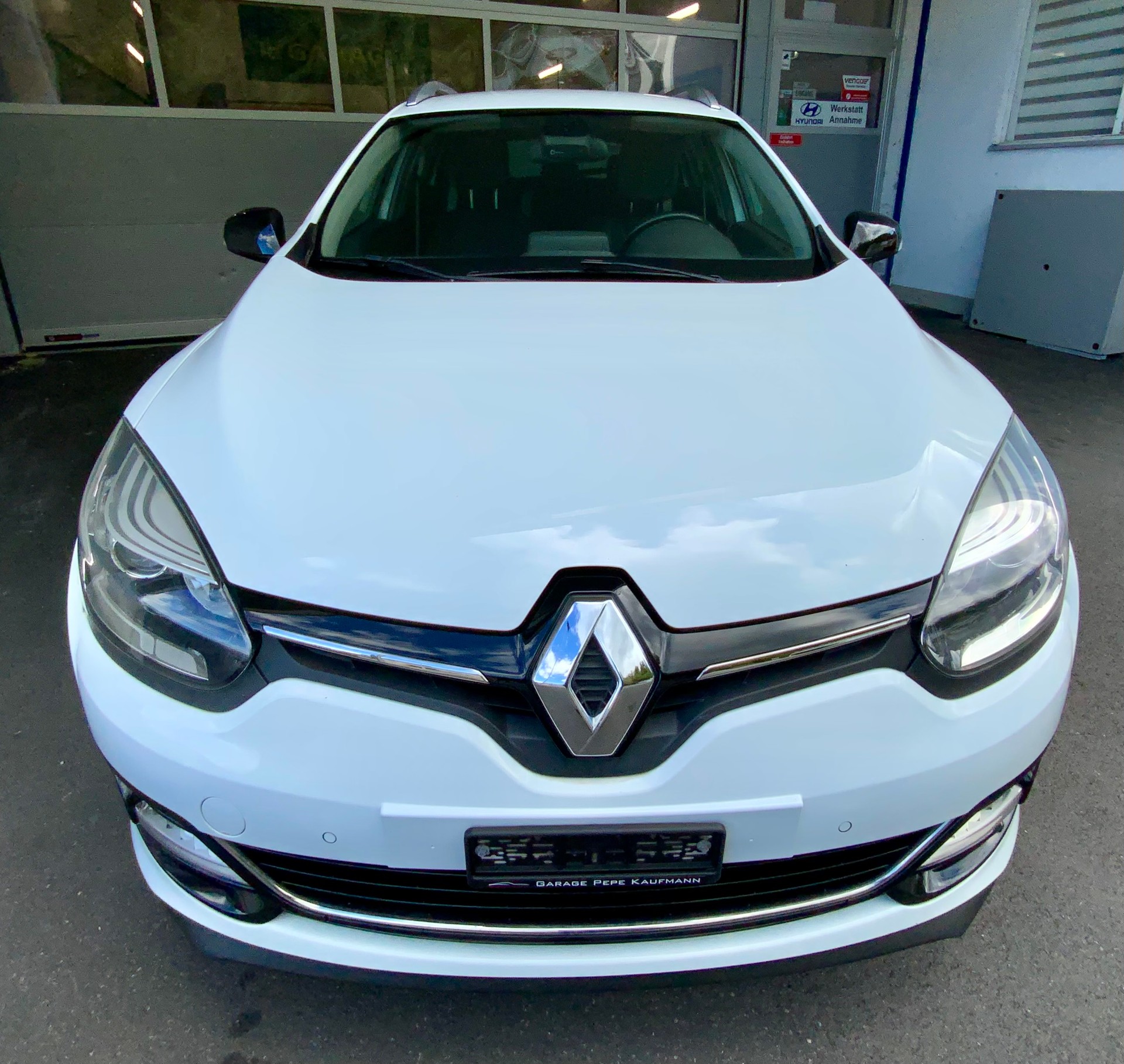 RENAULT Mégane Grandtour 1.2 16V Turbo Bose-image-6