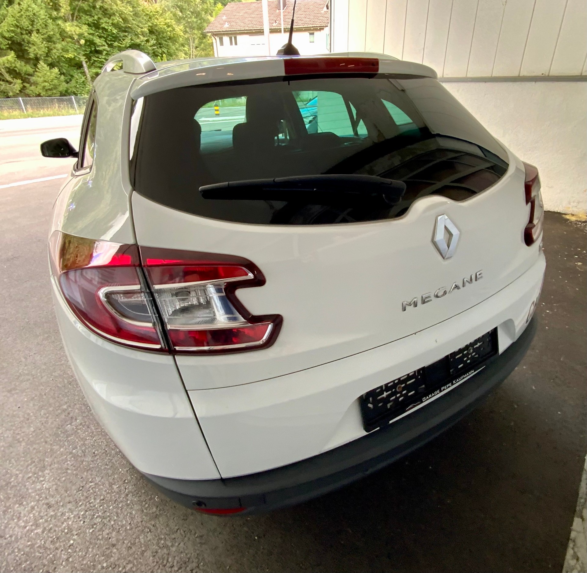 RENAULT Mégane Grandtour 1.2 16V Turbo Bose-image-3