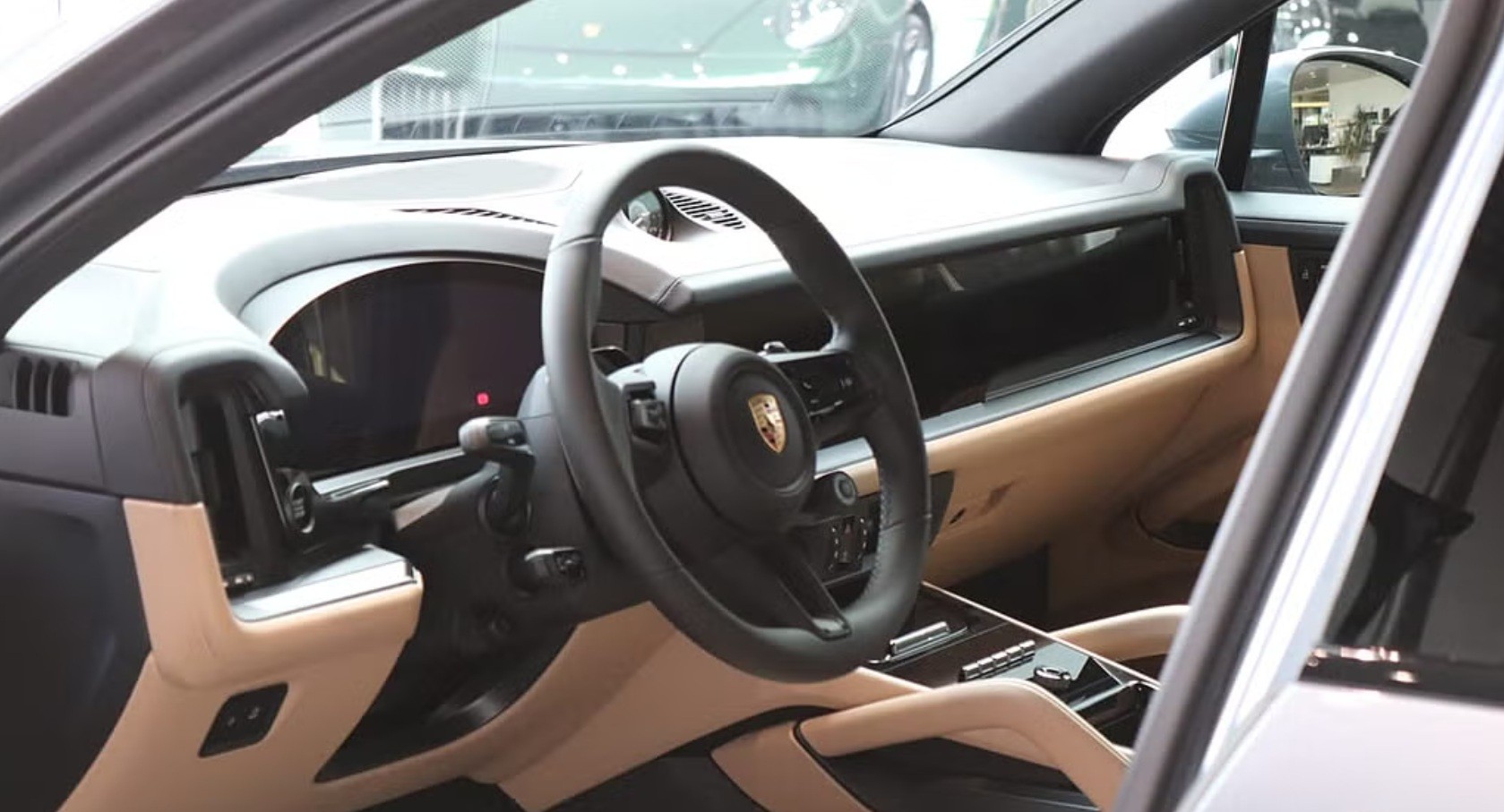 PORSCHE Cayenne E-Hybrid Black Edition Tiptronic-image-3