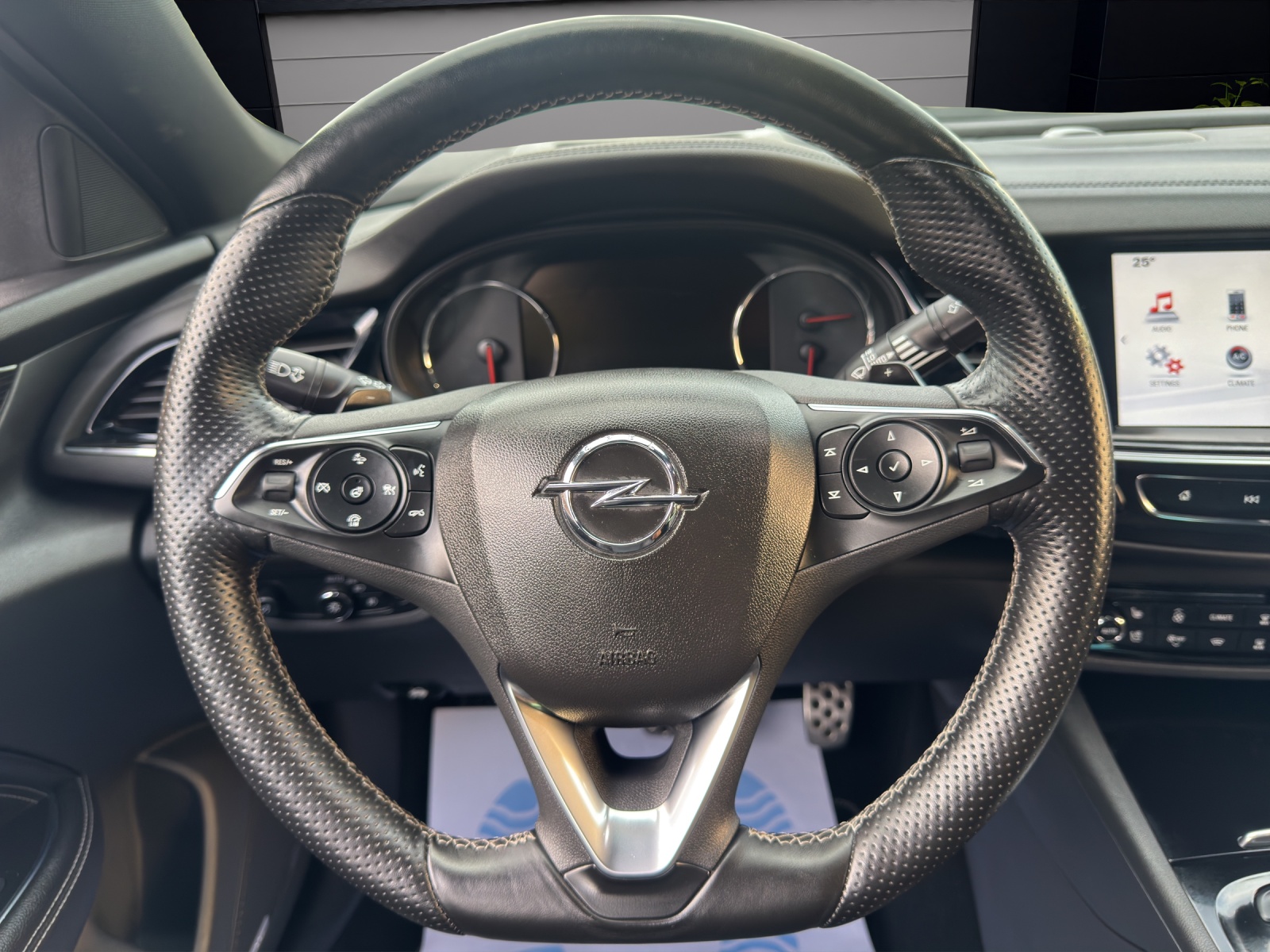 OPEL Insignia 2.0 T Grand Sport Excellence * 260 PS * OPC-Line * ( 4WD Allrad ) * Automat * 84’000 km * 1-Hand + Schweizer Fahrzeug *-image-13