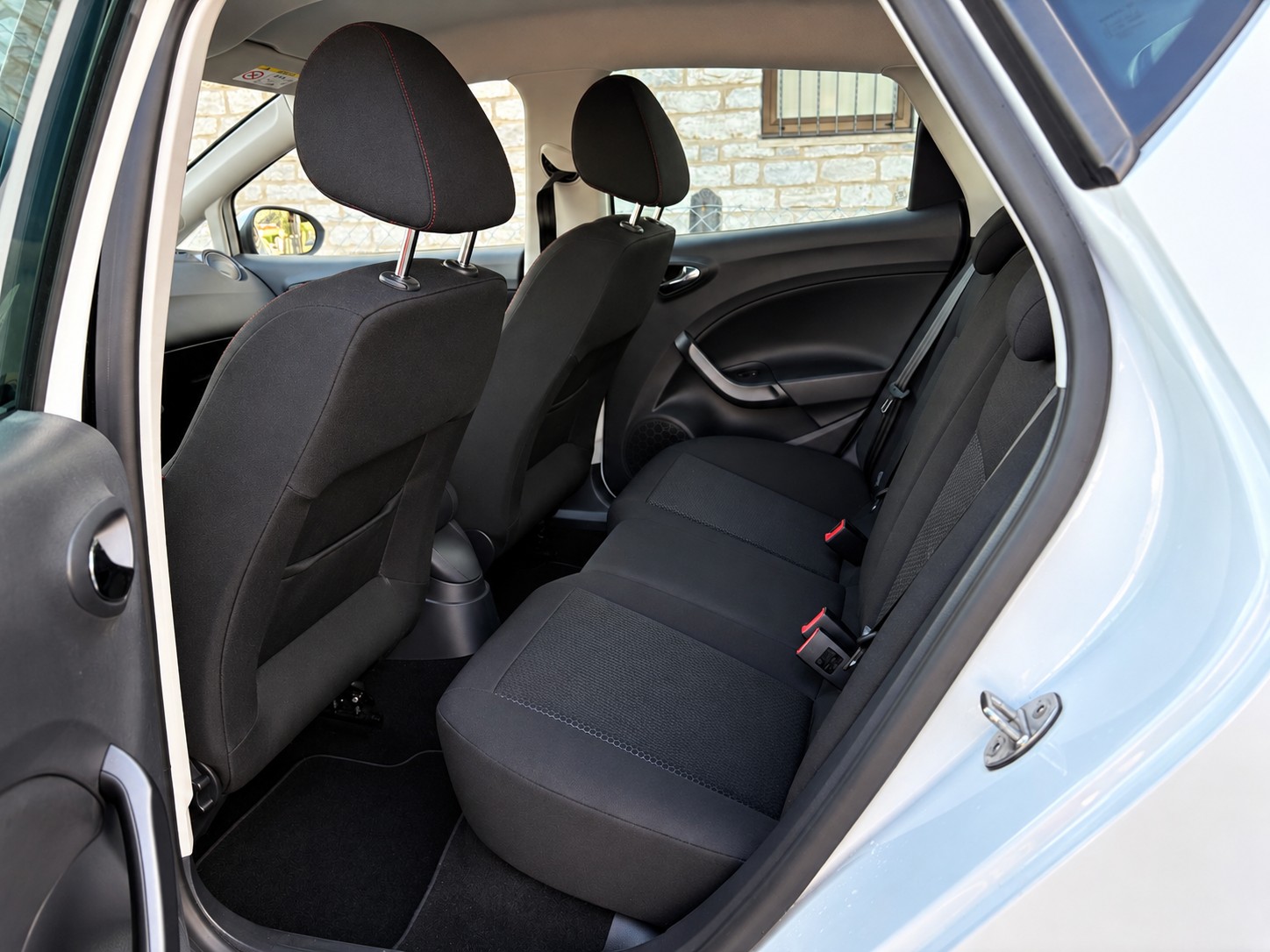 SEAT Ibiza SC 1.2 TSI FR DSG-image-7