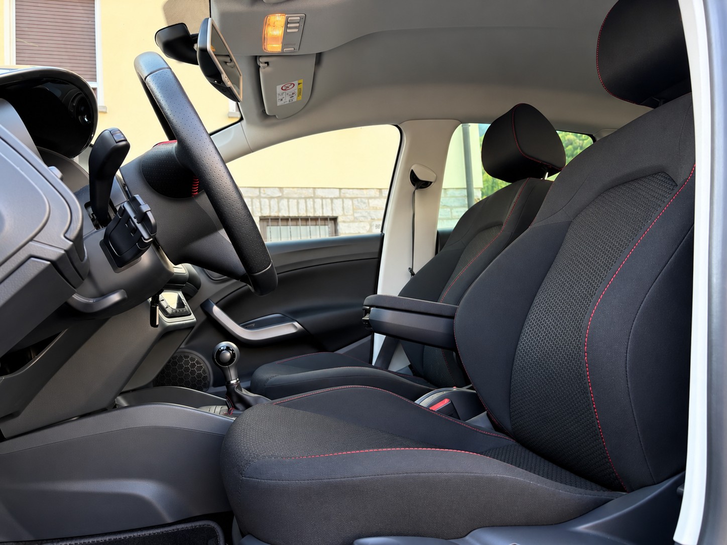 SEAT Ibiza SC 1.2 TSI FR DSG-image-6