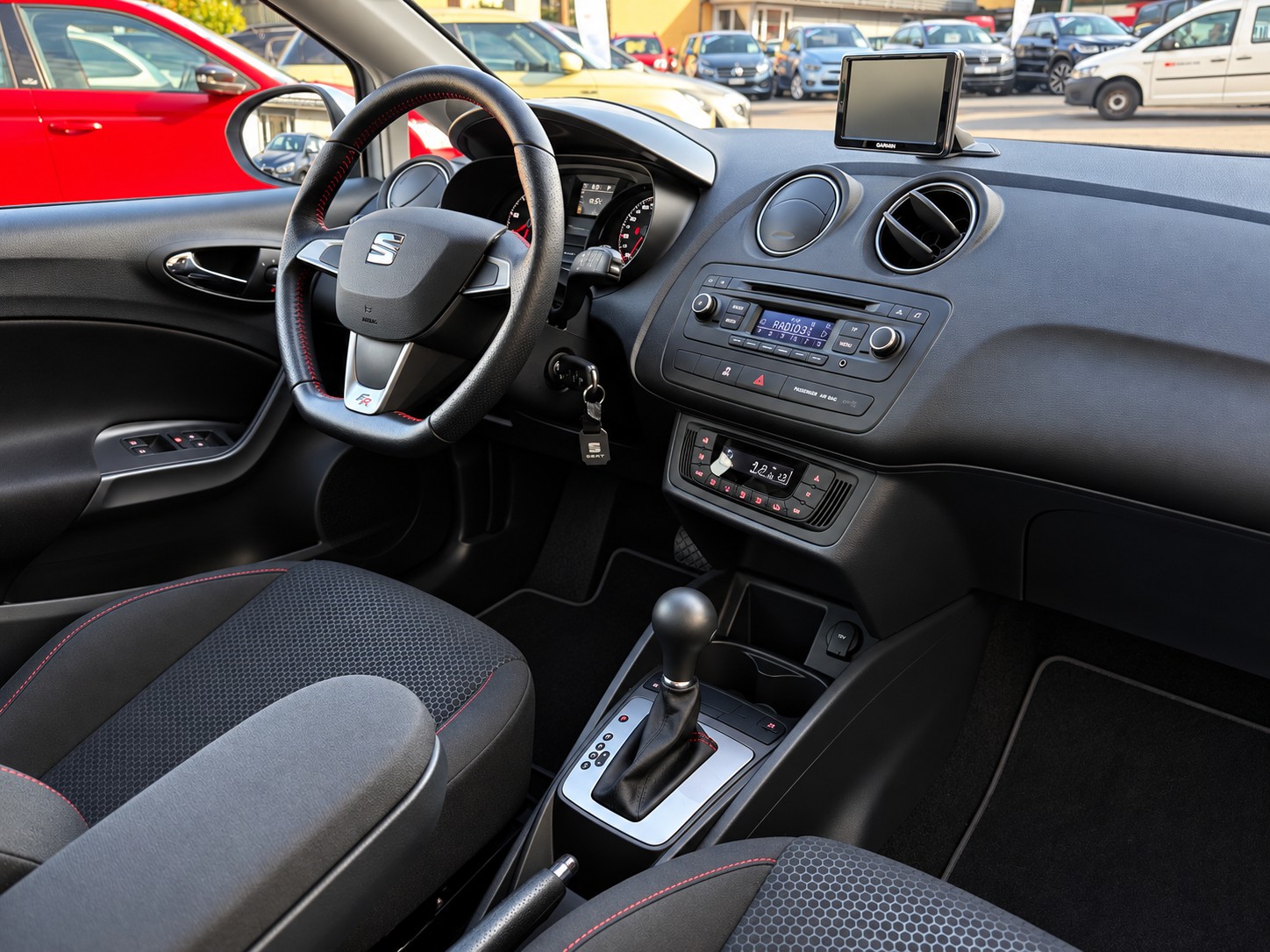 SEAT Ibiza SC 1.2 TSI FR DSG-image-5