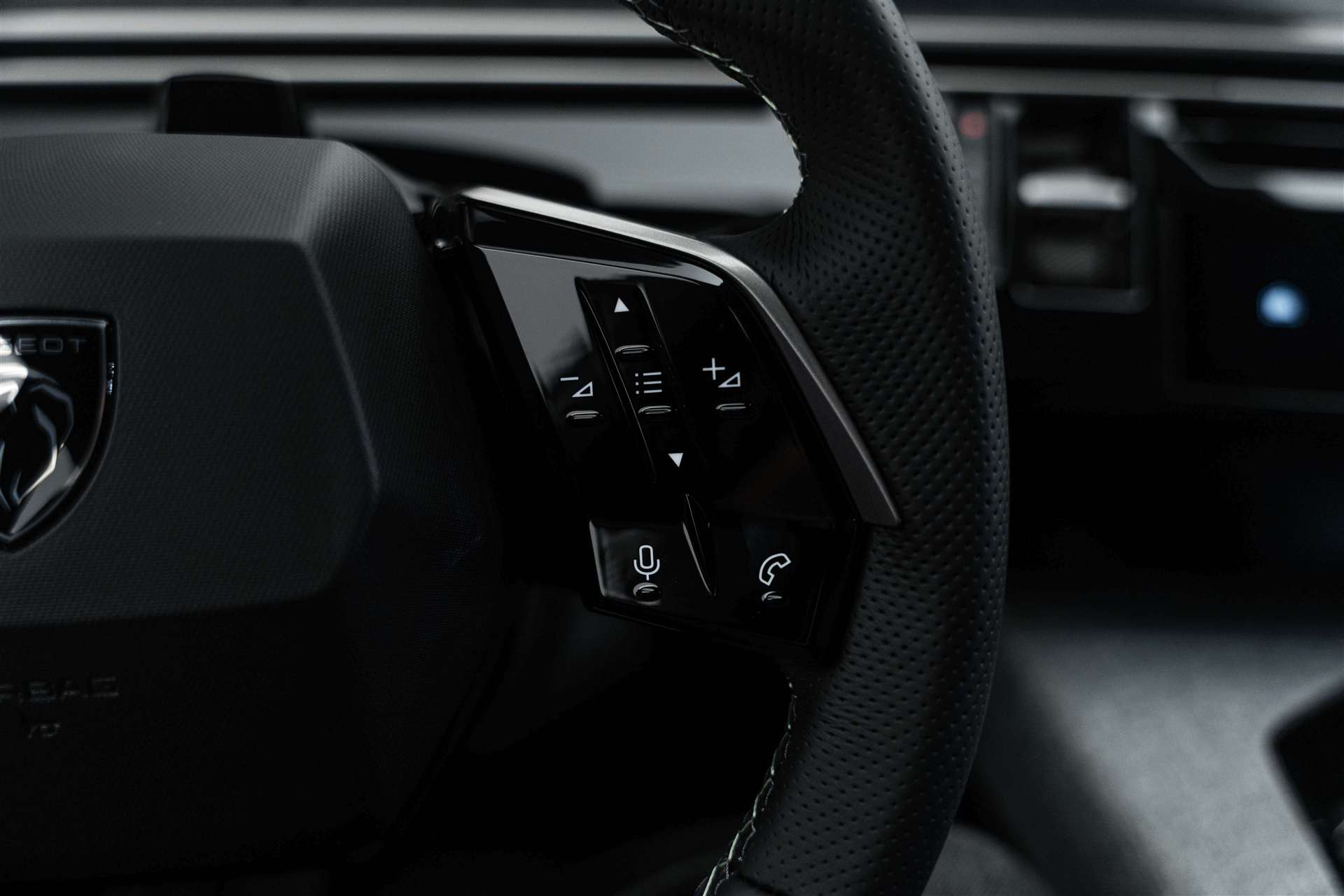 PEUGEOT 3008 145 GT Hybrid e-DCS-Automat-image-12