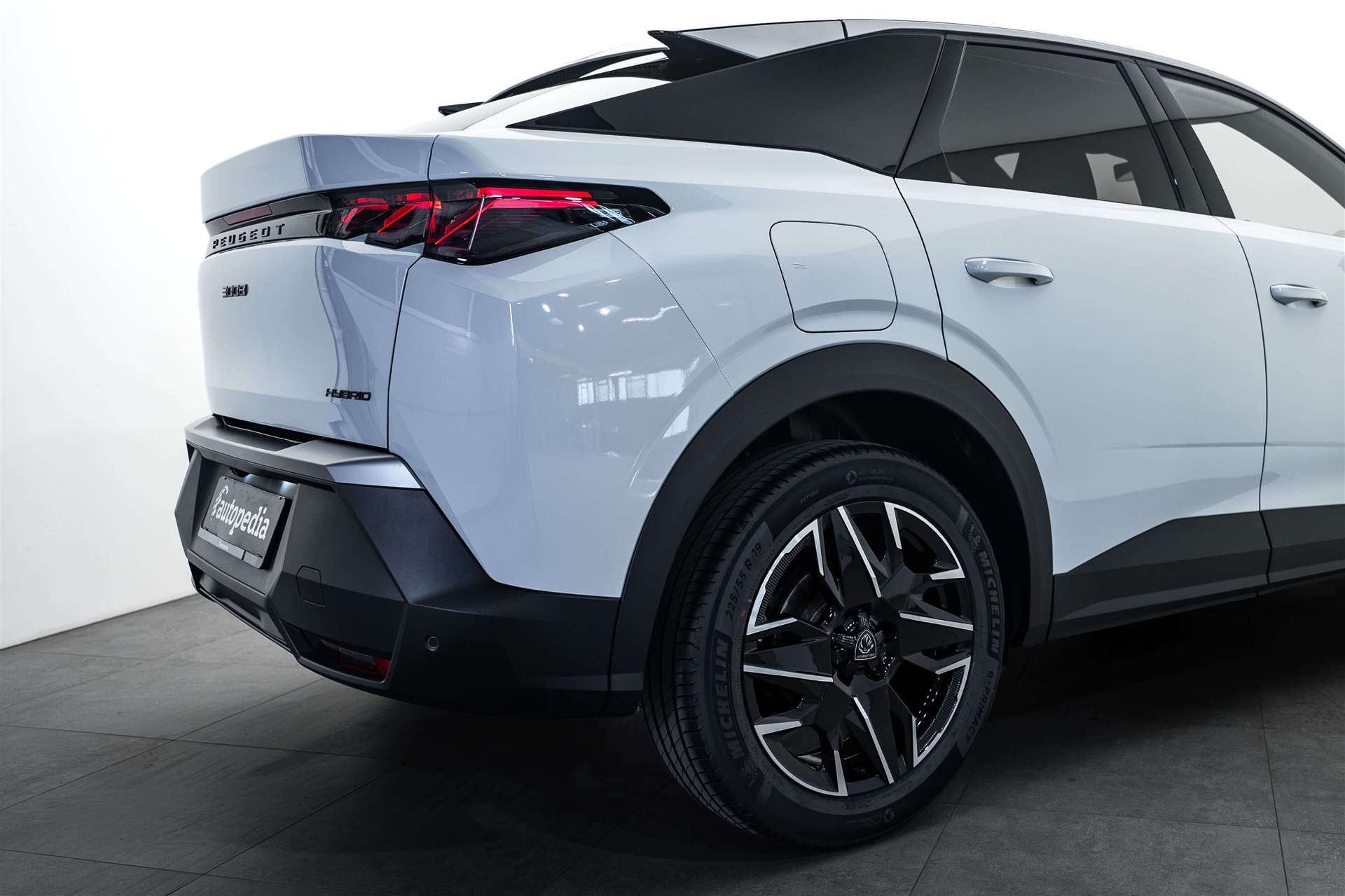 PEUGEOT 3008 145 GT Hybrid e-DCS-Automat-image-3