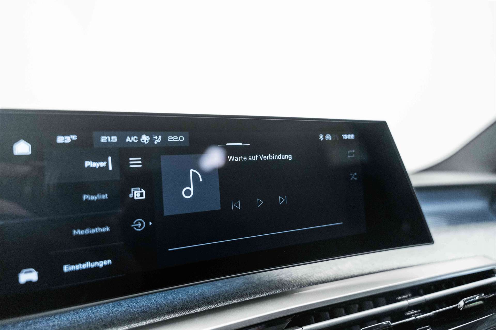 PEUGEOT 3008 145 GT Hybrid e-DCS-Automat-image-16