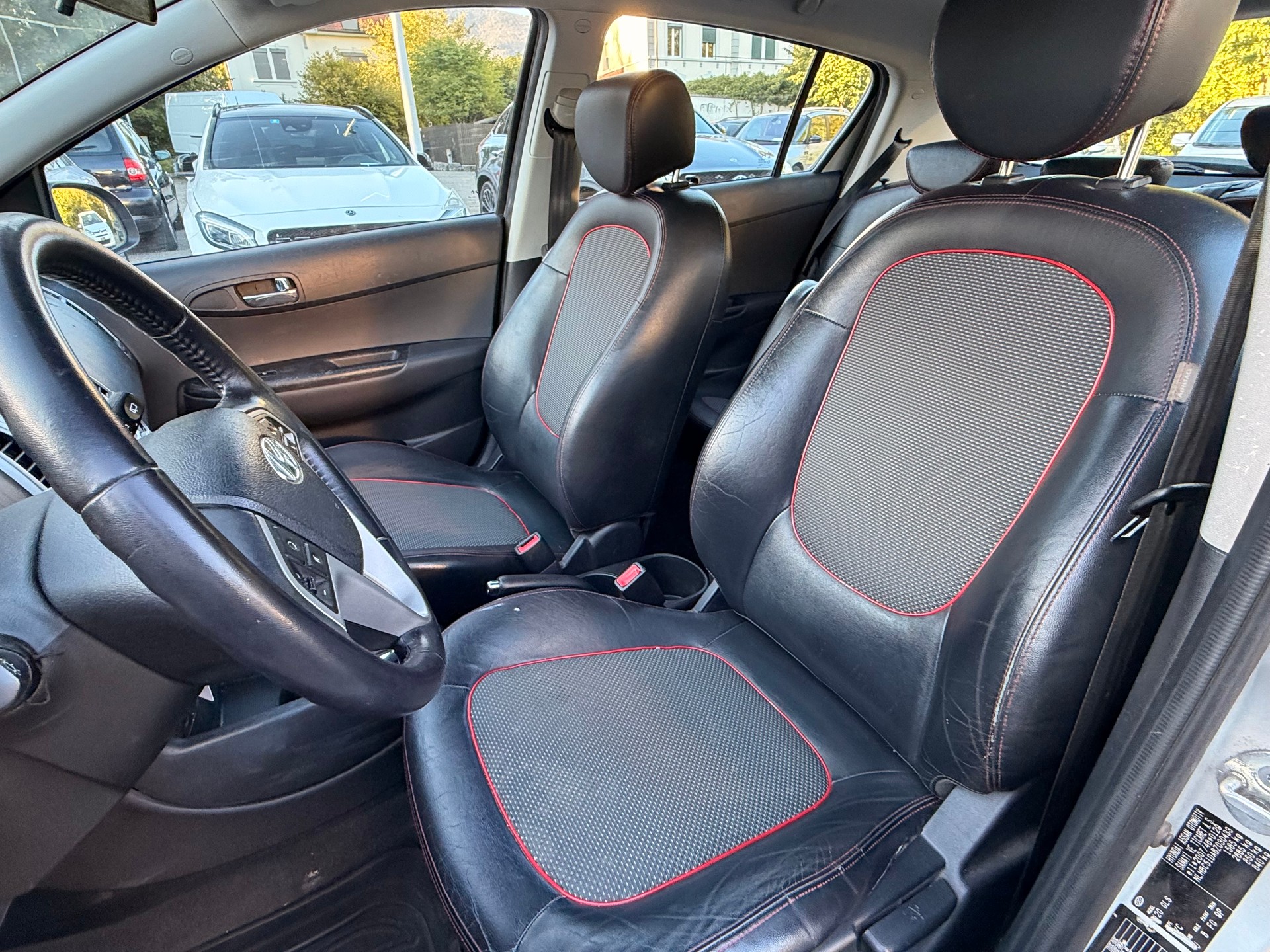 HYUNDAI i20 1.6 Premium-image-10