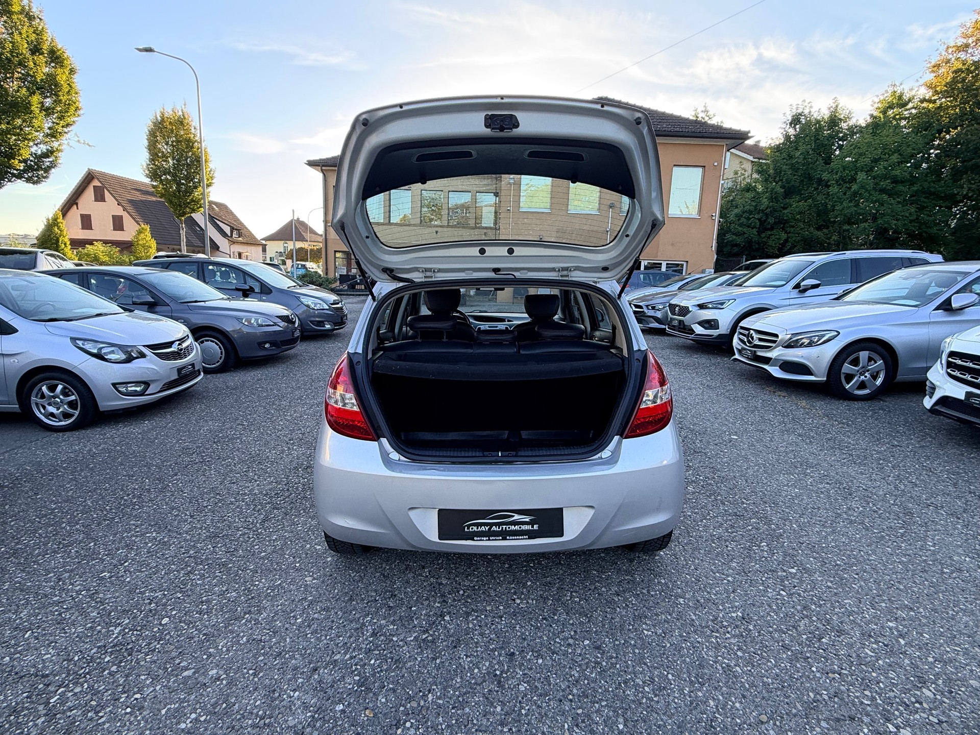 HYUNDAI i20 1.6 Premium-image-15