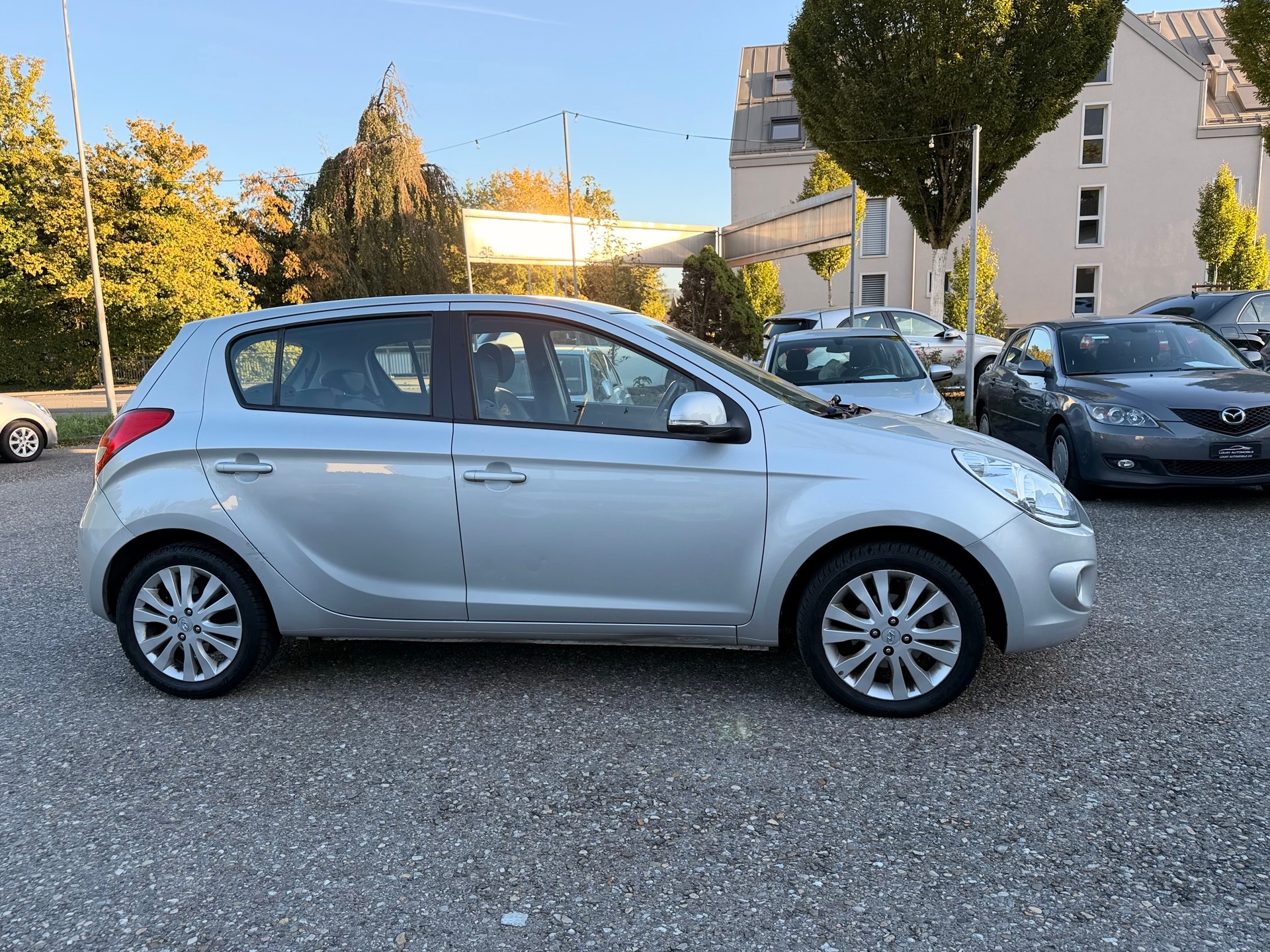 HYUNDAI i20 1.6 Premium-image-7