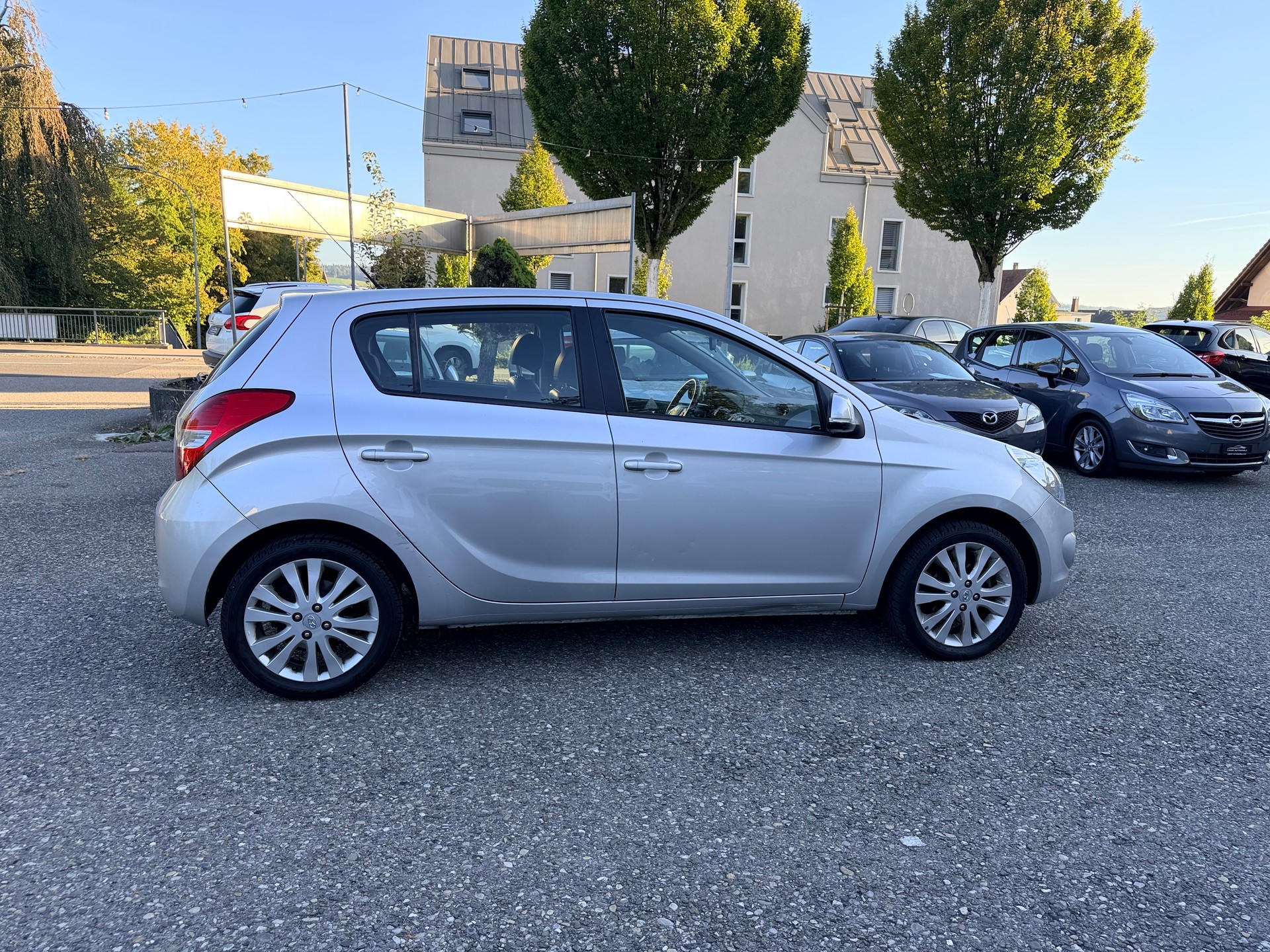 HYUNDAI i20 1.6 Premium-image-3