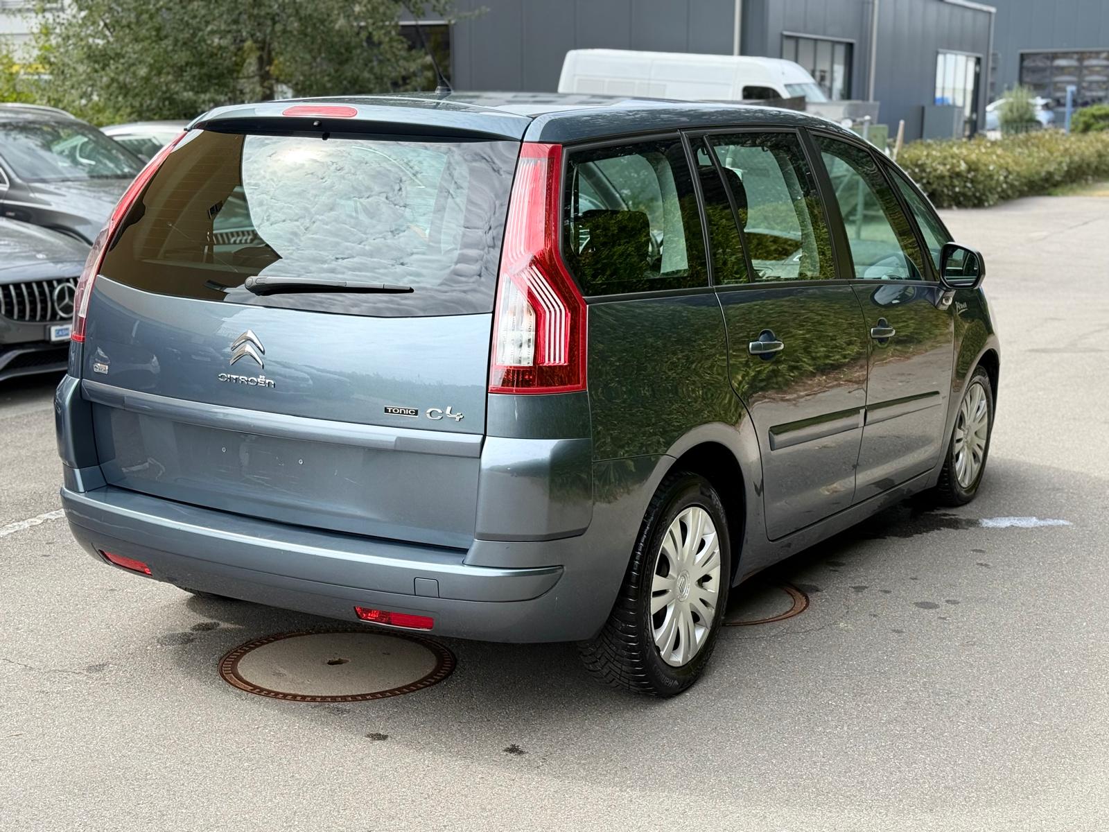 CITROEN Grand C4 Picasso 1.6 HDI 16V Attraction EGS6-image-3