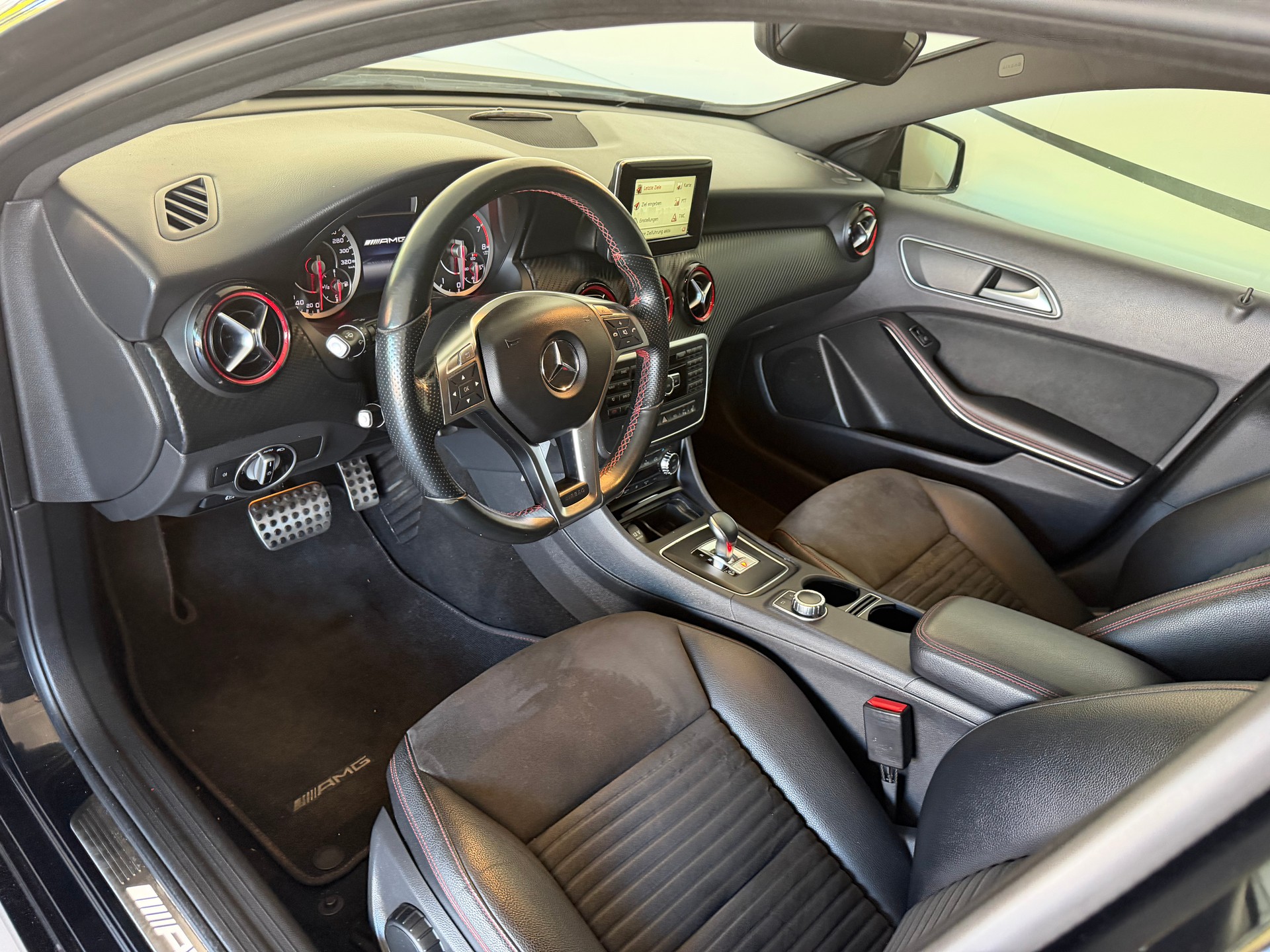 MERCEDES-BENZ A 45 AMG 4Matic Speedshift 7G-DCT-image-6
