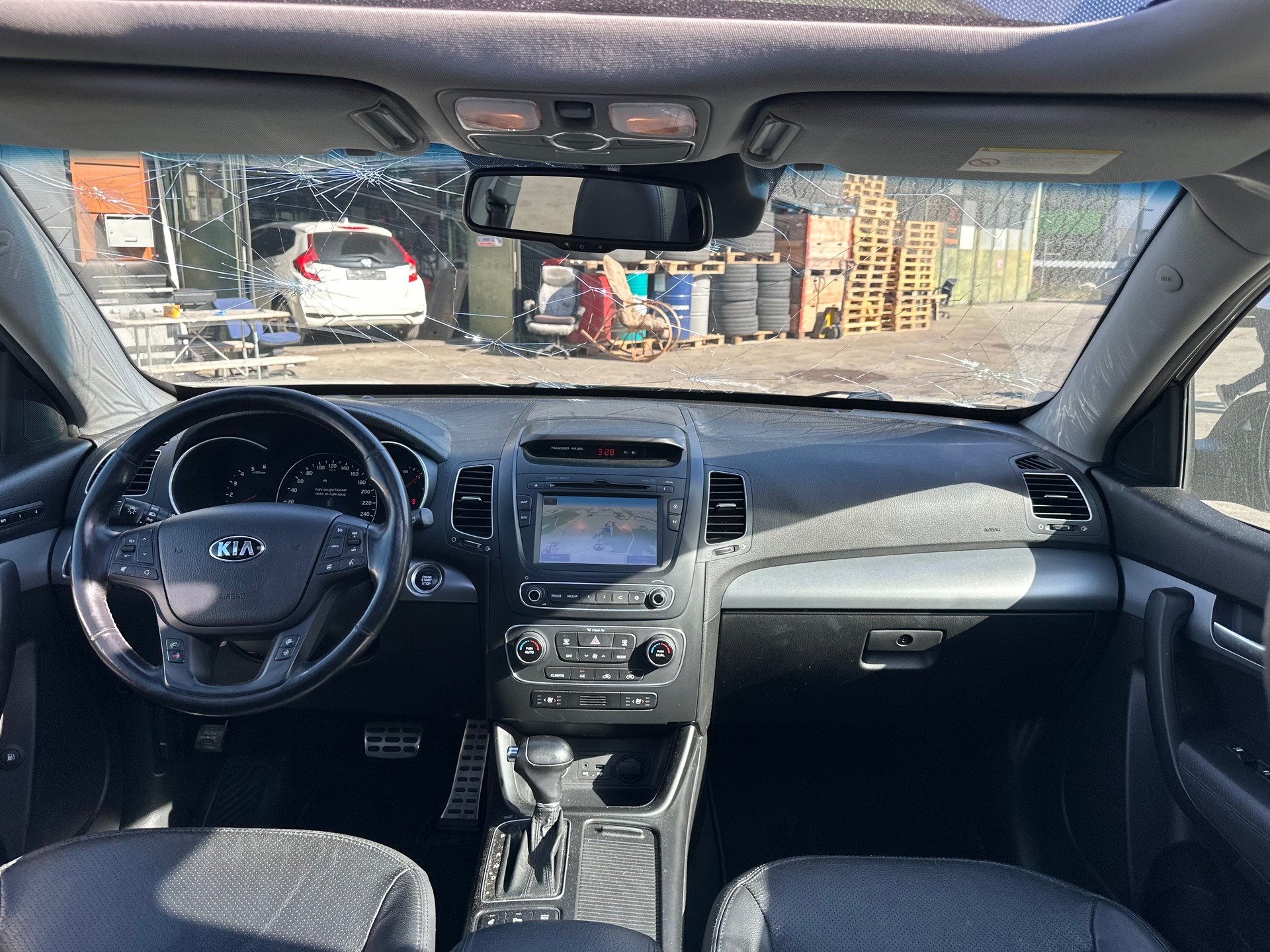 KIA Sorento 2.2 CRDI Style Automatic-image-12