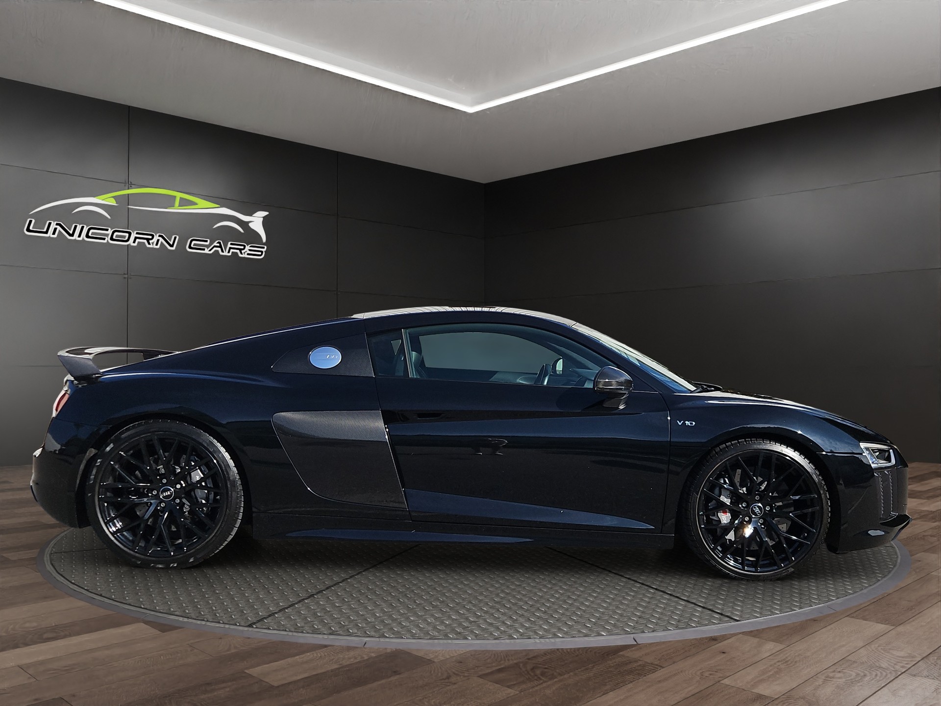 AUDI R8 Coupé 5.2 plus S-Tronic-image-4