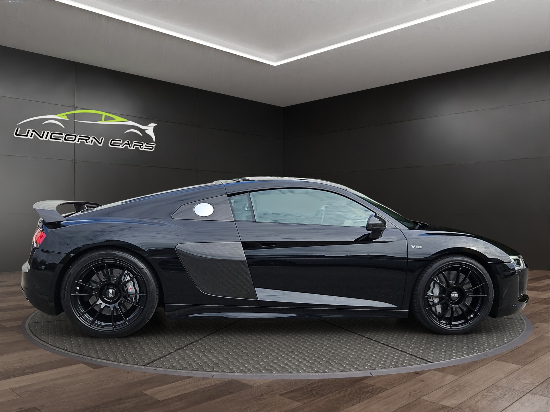 AUDI R8 Coupé 5.2 plus S-Tronic-image-6