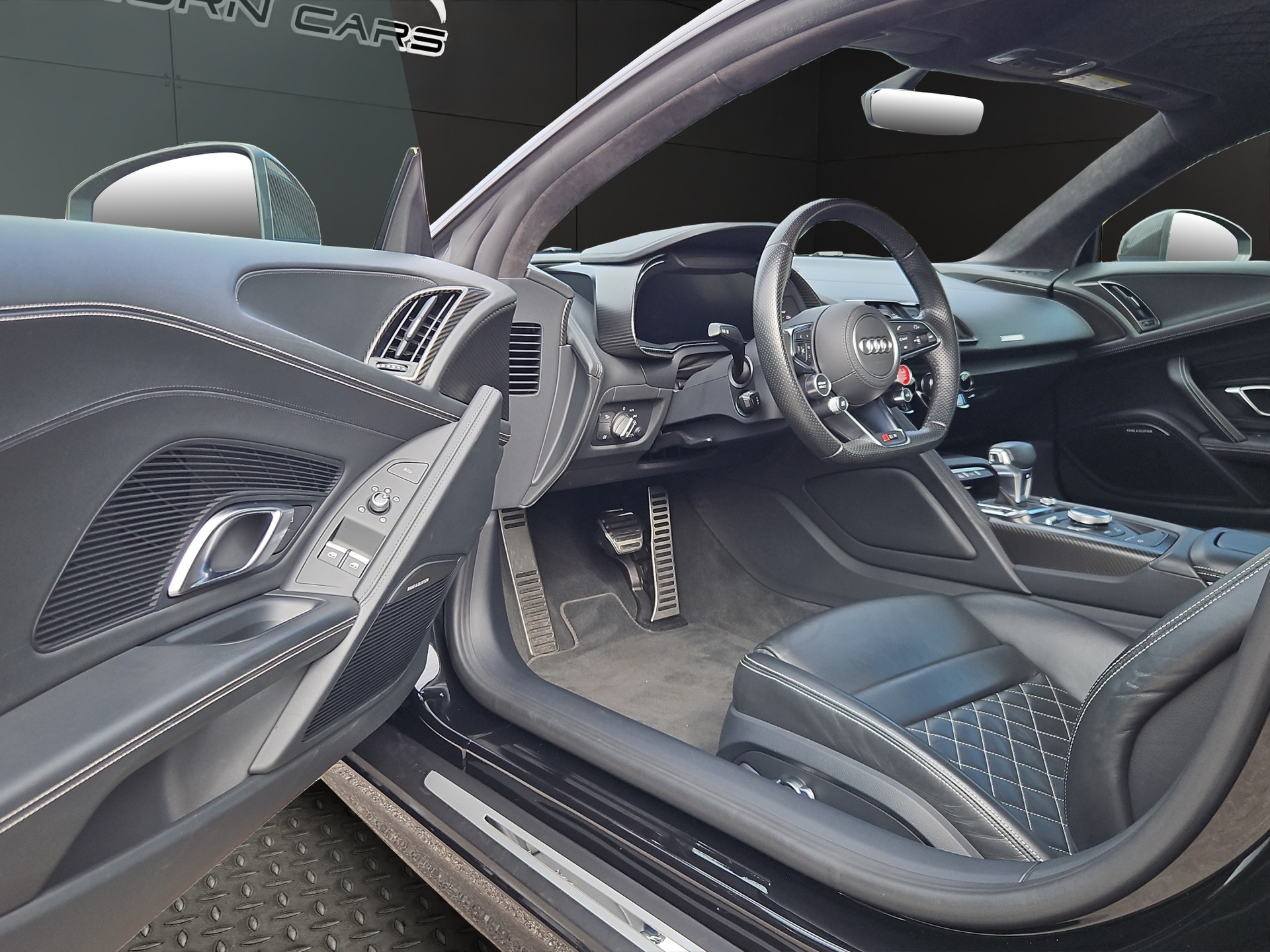 AUDI R8 Coupé 5.2 plus S-Tronic-image-21