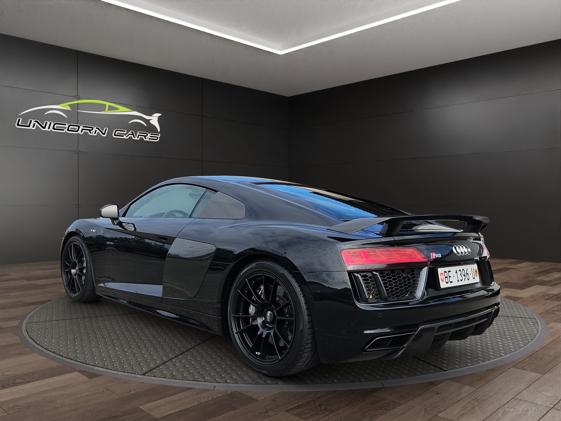 AUDI R8 Coupé 5.2 plus S-Tronic-image-3
