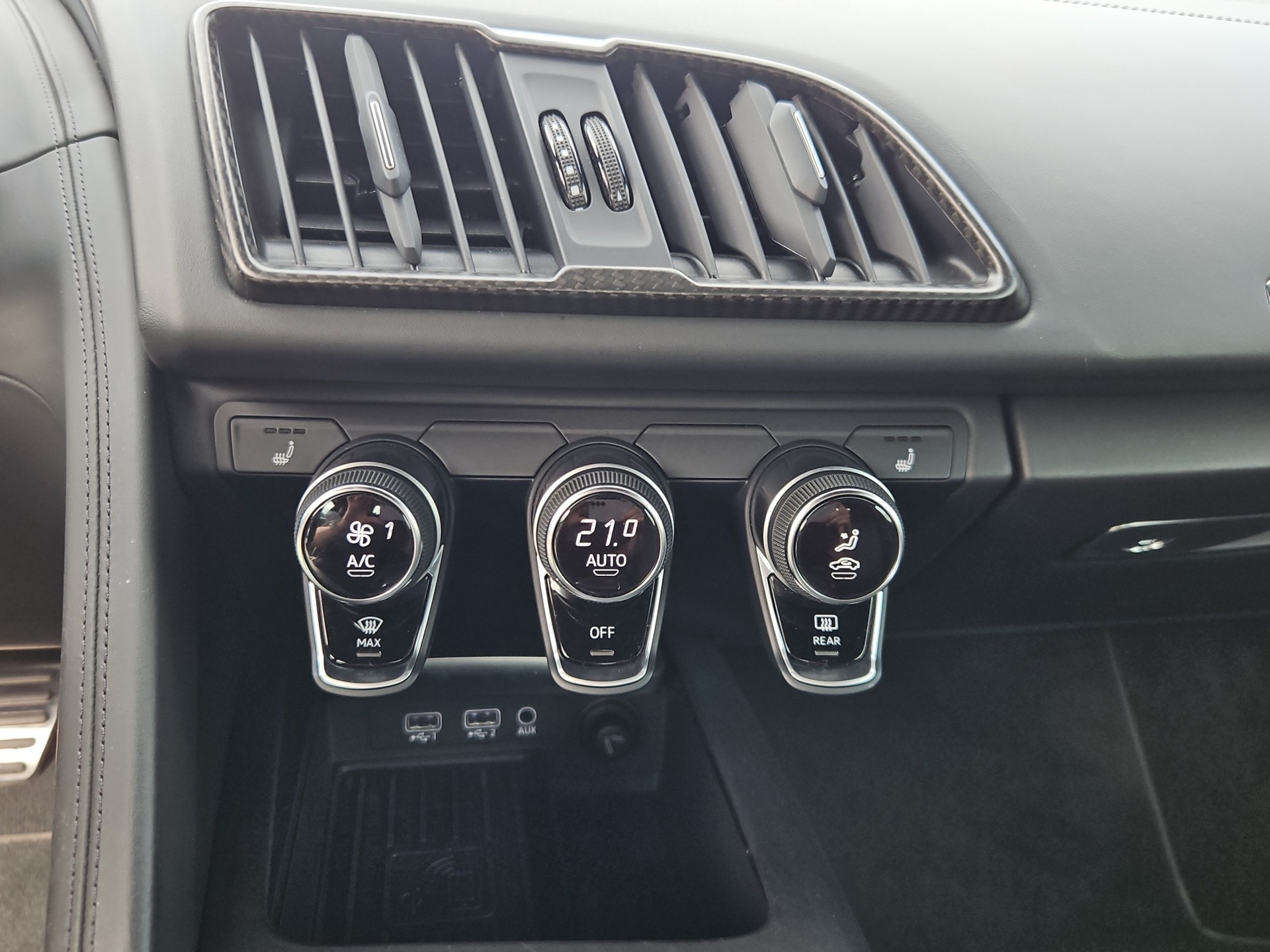 AUDI R8 Coupé 5.2 plus S-Tronic-image-20