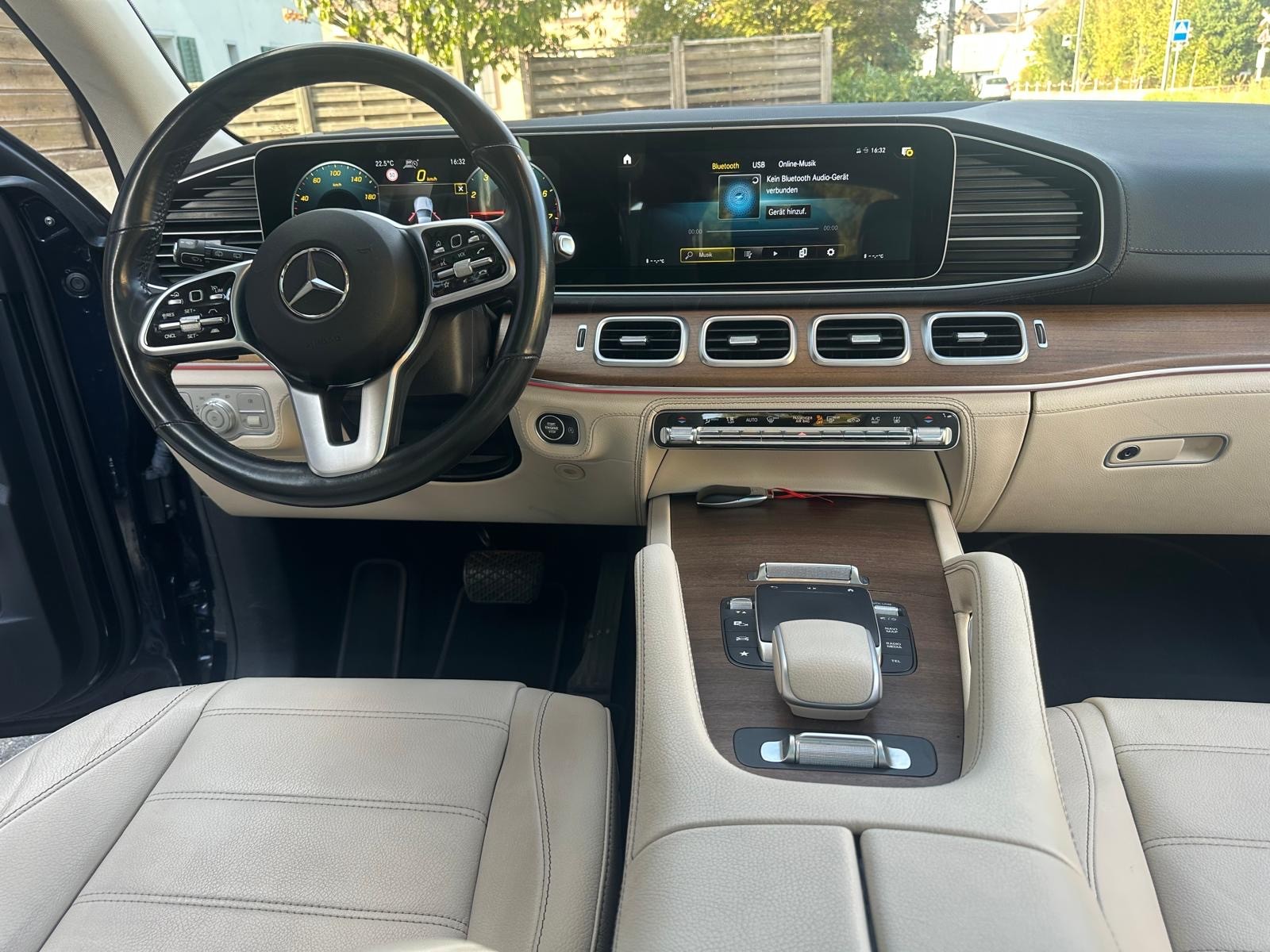 MERCEDES-BENZ GLE 580 4Matic AMG Line 9G-Tronic-image-9