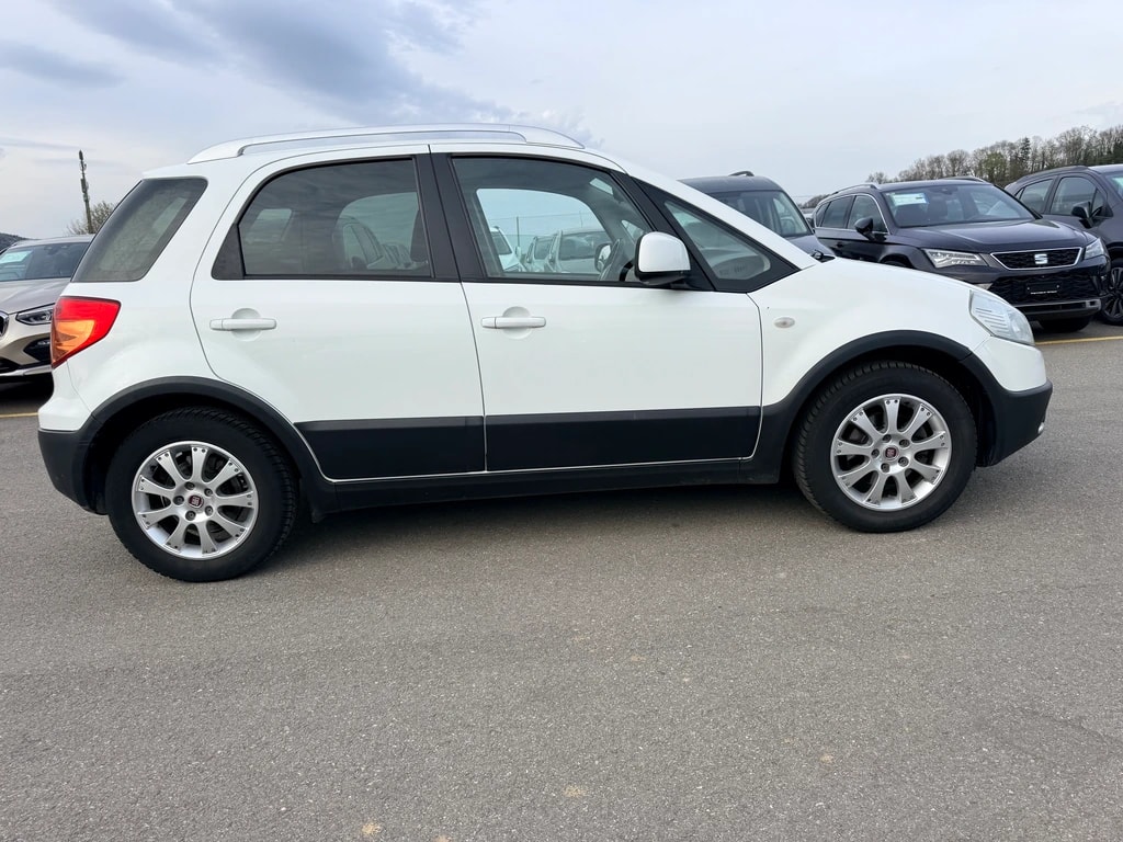 FIAT Sedici 1.6 2WD Emotion Automatic-image-5