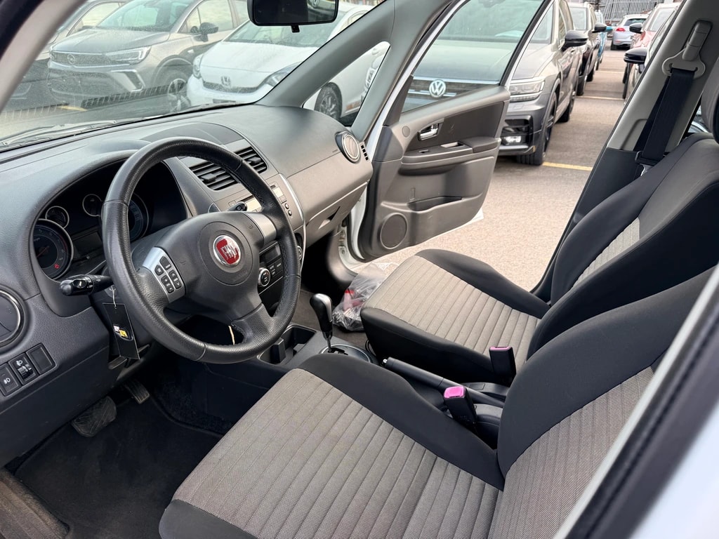 FIAT Sedici 1.6 2WD Emotion Automatic-image-11