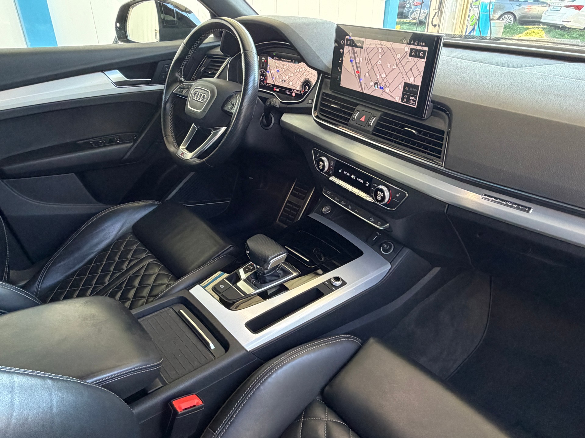 AUDI Q5 40 TDI S-line quattro S-tronic-image-17