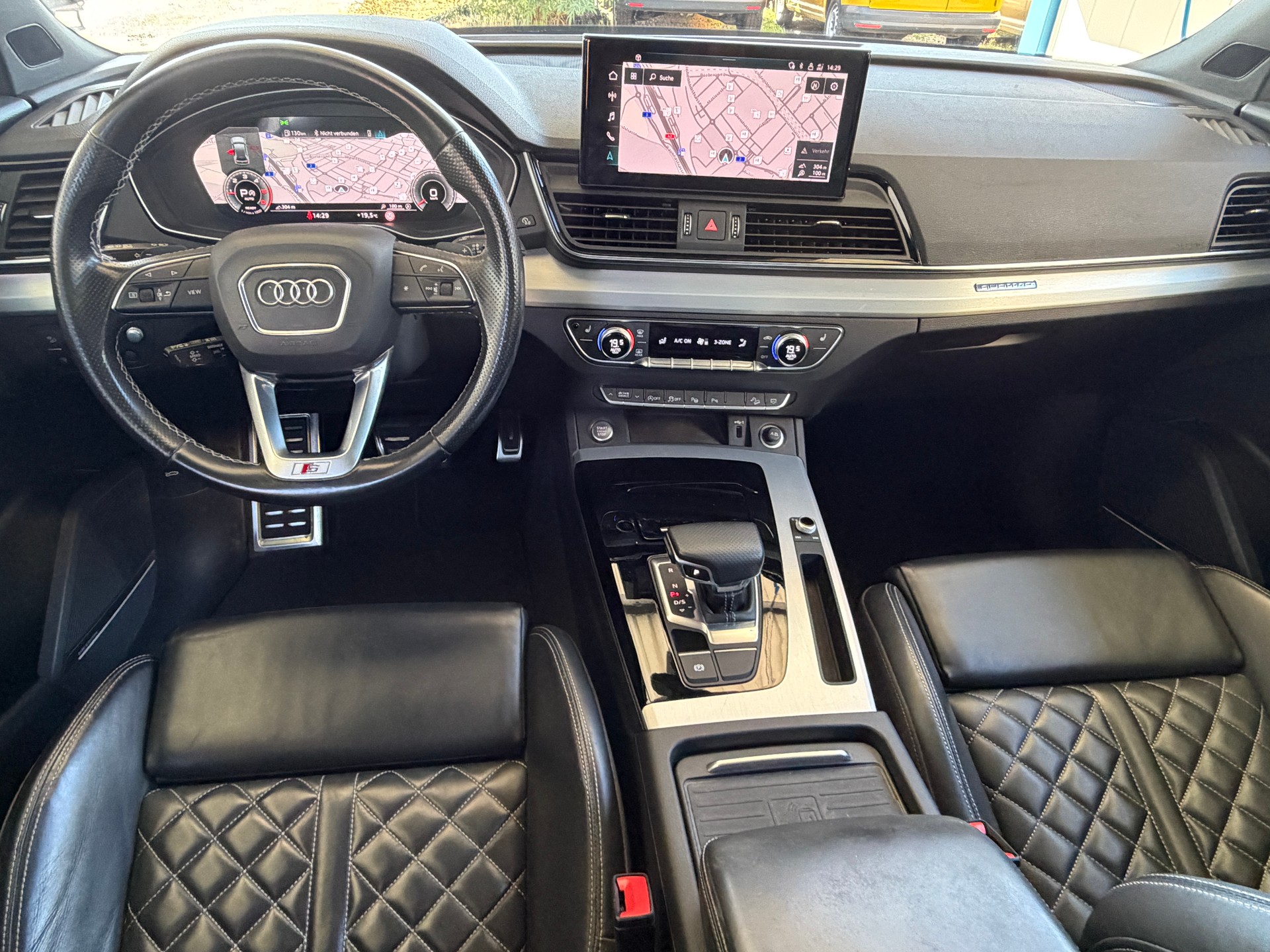 AUDI Q5 40 TDI S-line quattro S-tronic-image-1