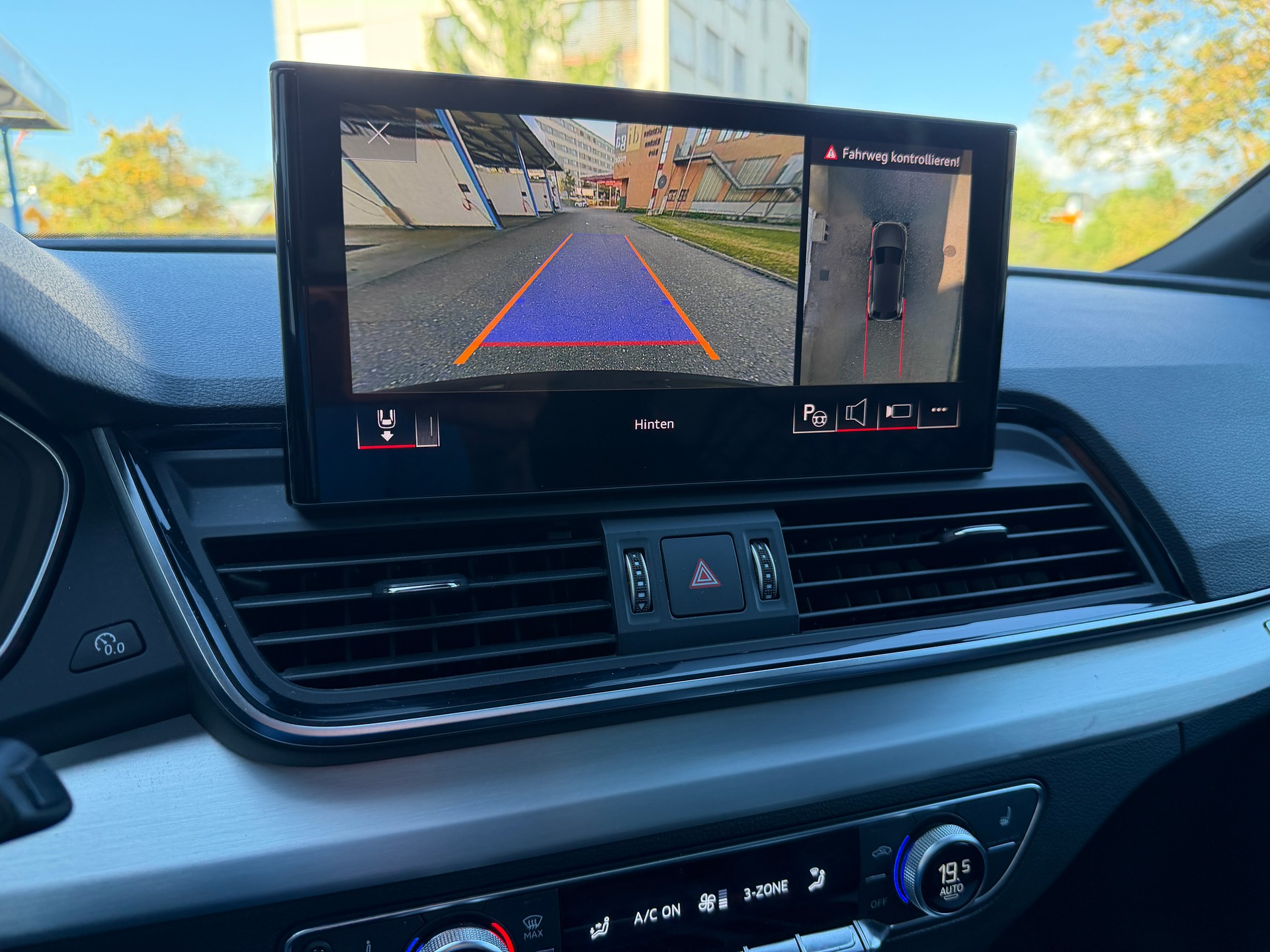 AUDI Q5 40 TDI S-line quattro S-tronic-image-12