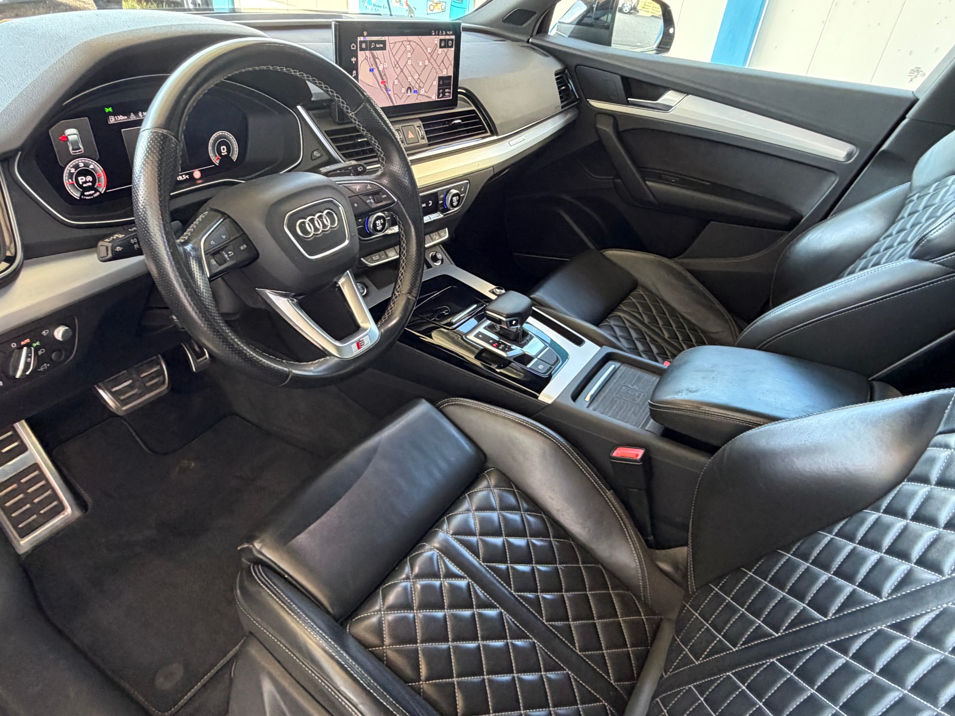 AUDI Q5 40 TDI S-line quattro S-tronic-image-11