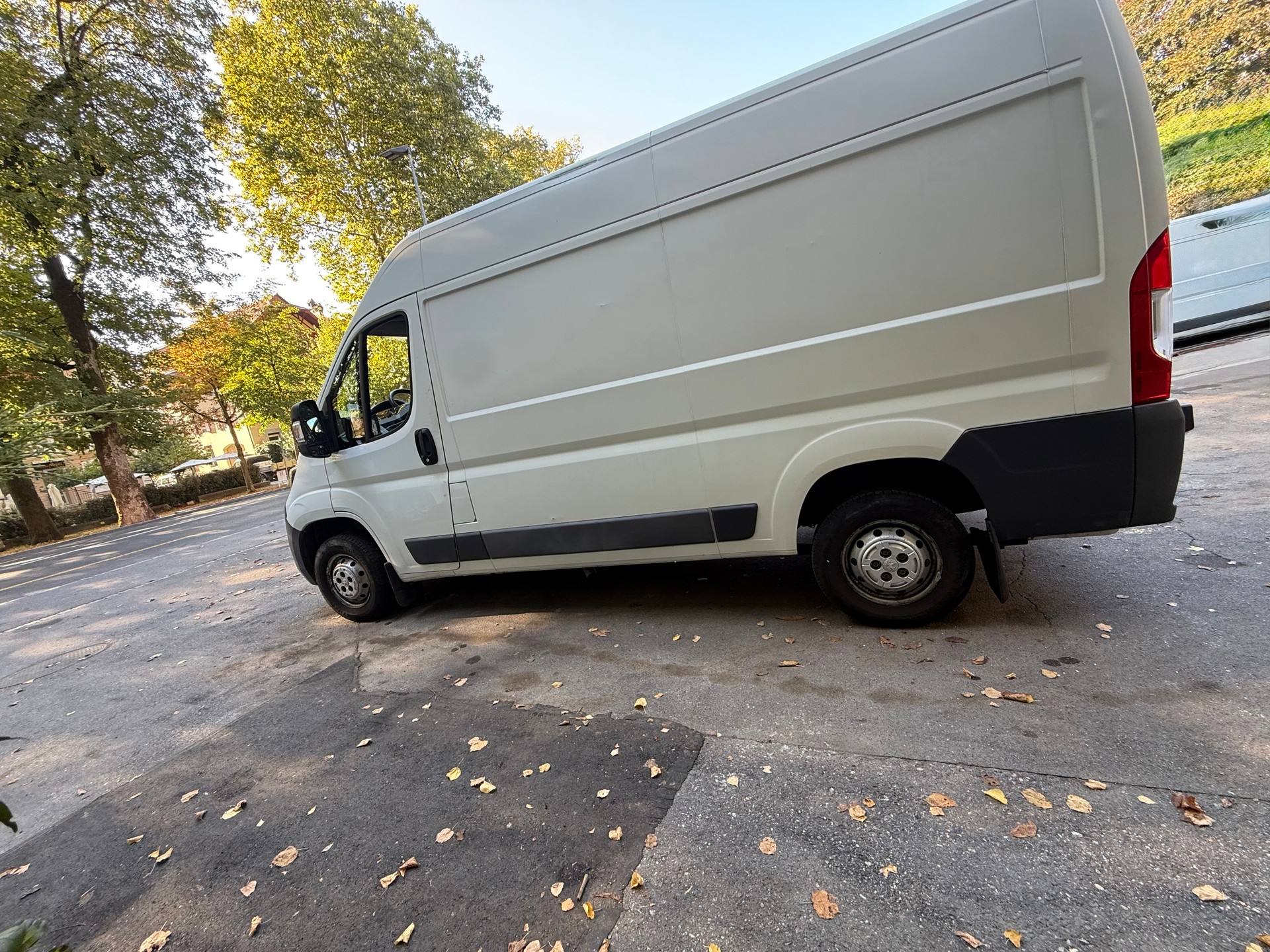 PEUGEOT Boxer 2.0 HDI 335 Active L2H2-image-1