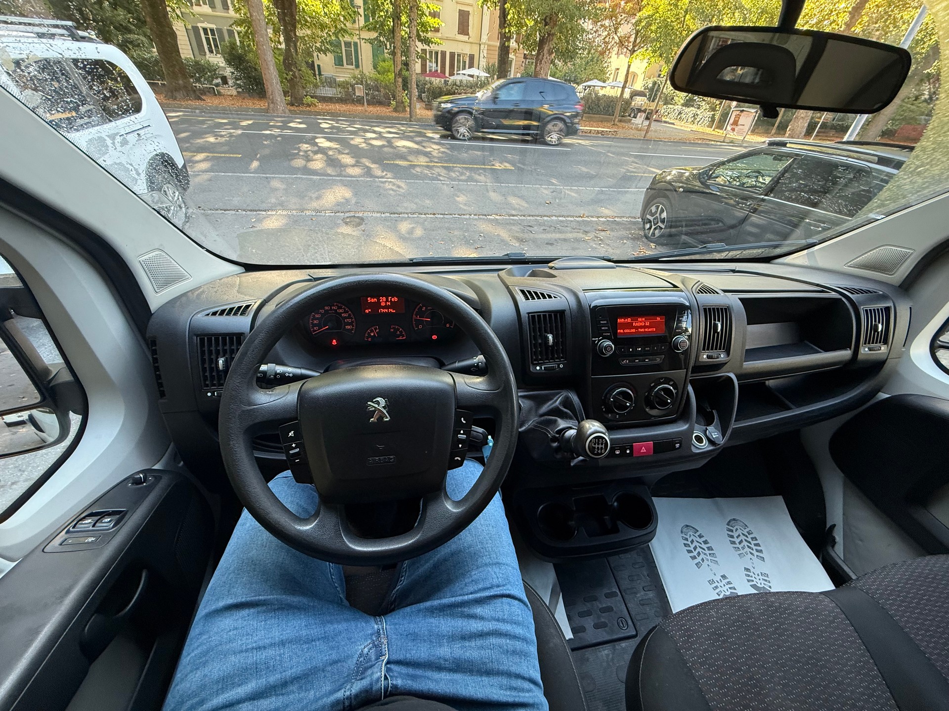 PEUGEOT Boxer 2.0 HDI 335 Active L2H2-image-6