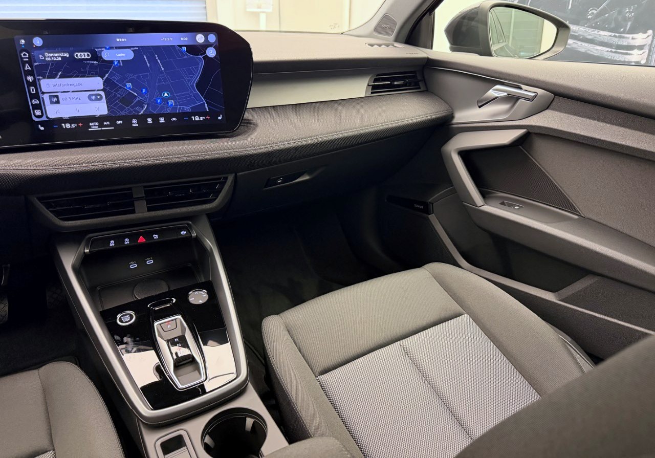 AUDI A3 Sportback TFSI 110 kW Attraction S tronic-image-17