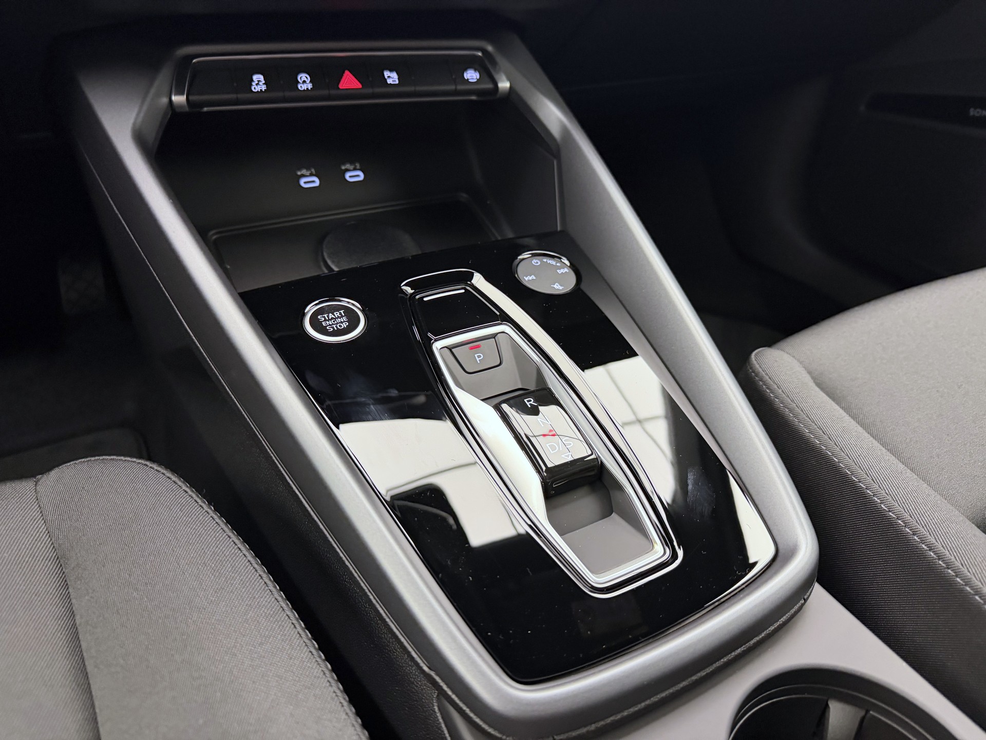 AUDI A3 Sportback TFSI 110 kW Attraction S tronic-image-13