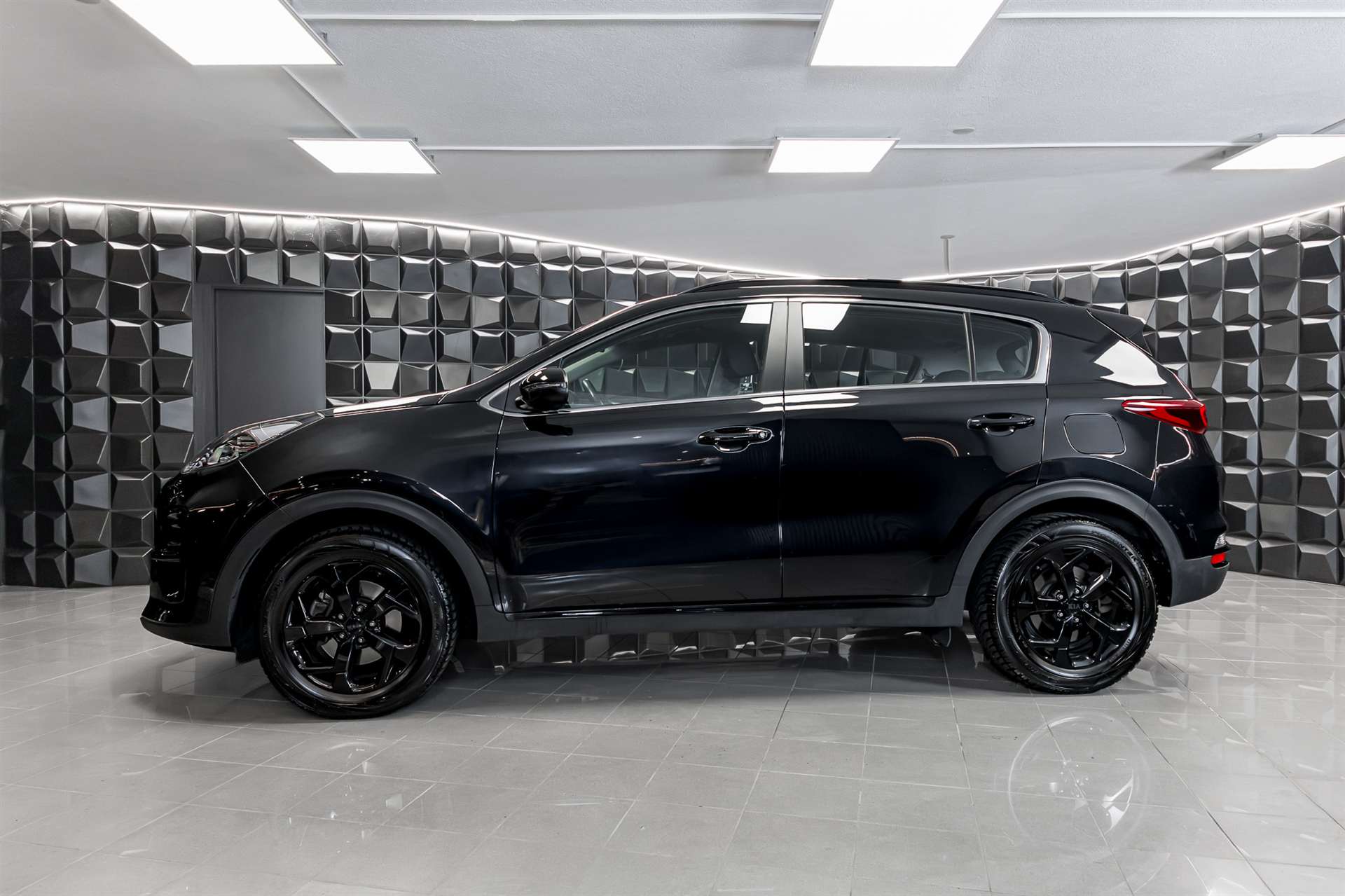 KIA Sportage 1.6 T-GDi Black Edition 4WD Automat-image-1