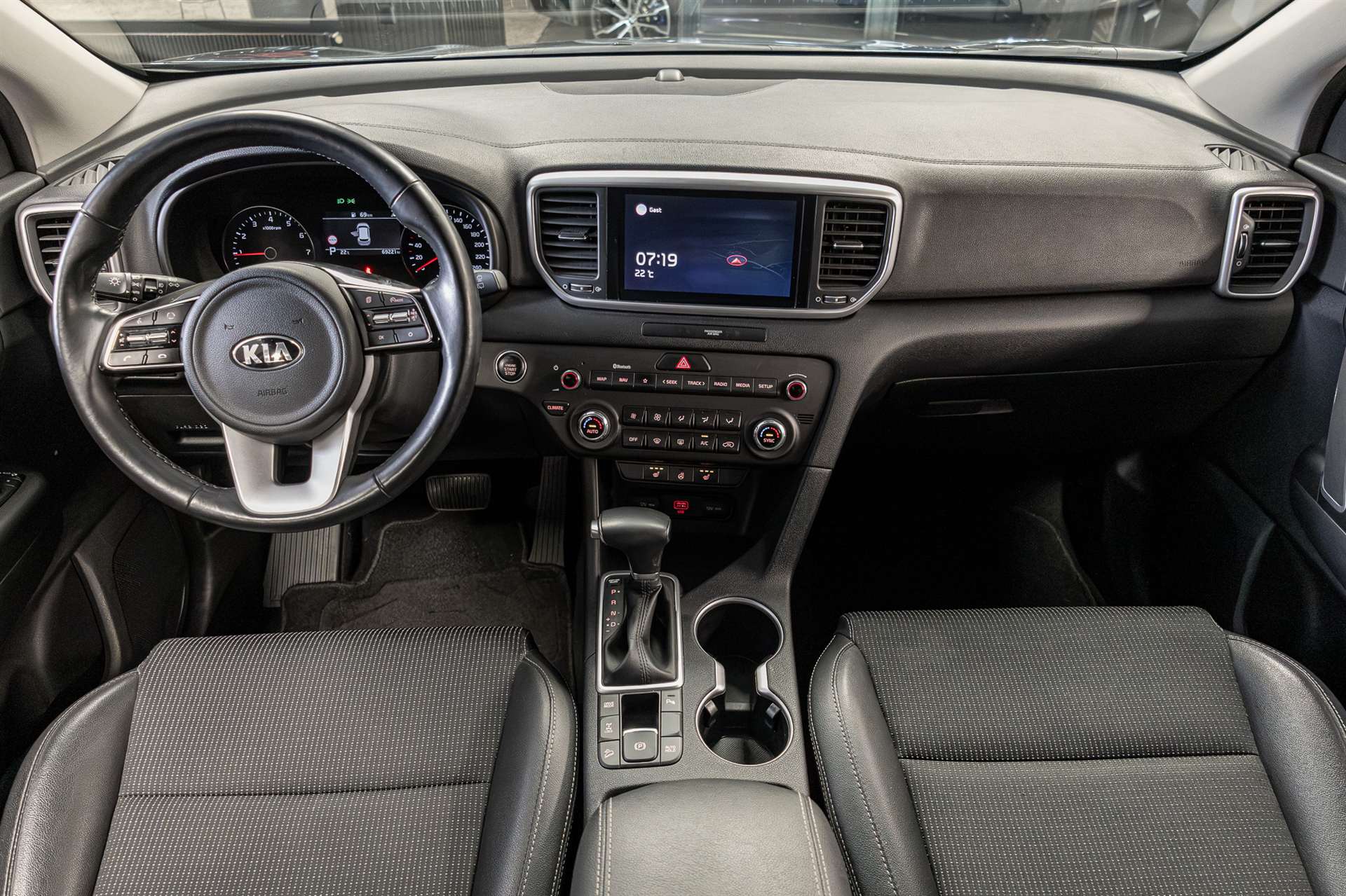 KIA Sportage 1.6 T-GDi Black Edition 4WD Automat-image-5