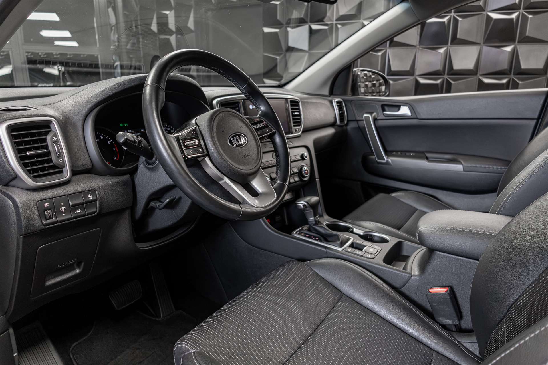 KIA Sportage 1.6 T-GDi Black Edition 4WD Automat-image-11