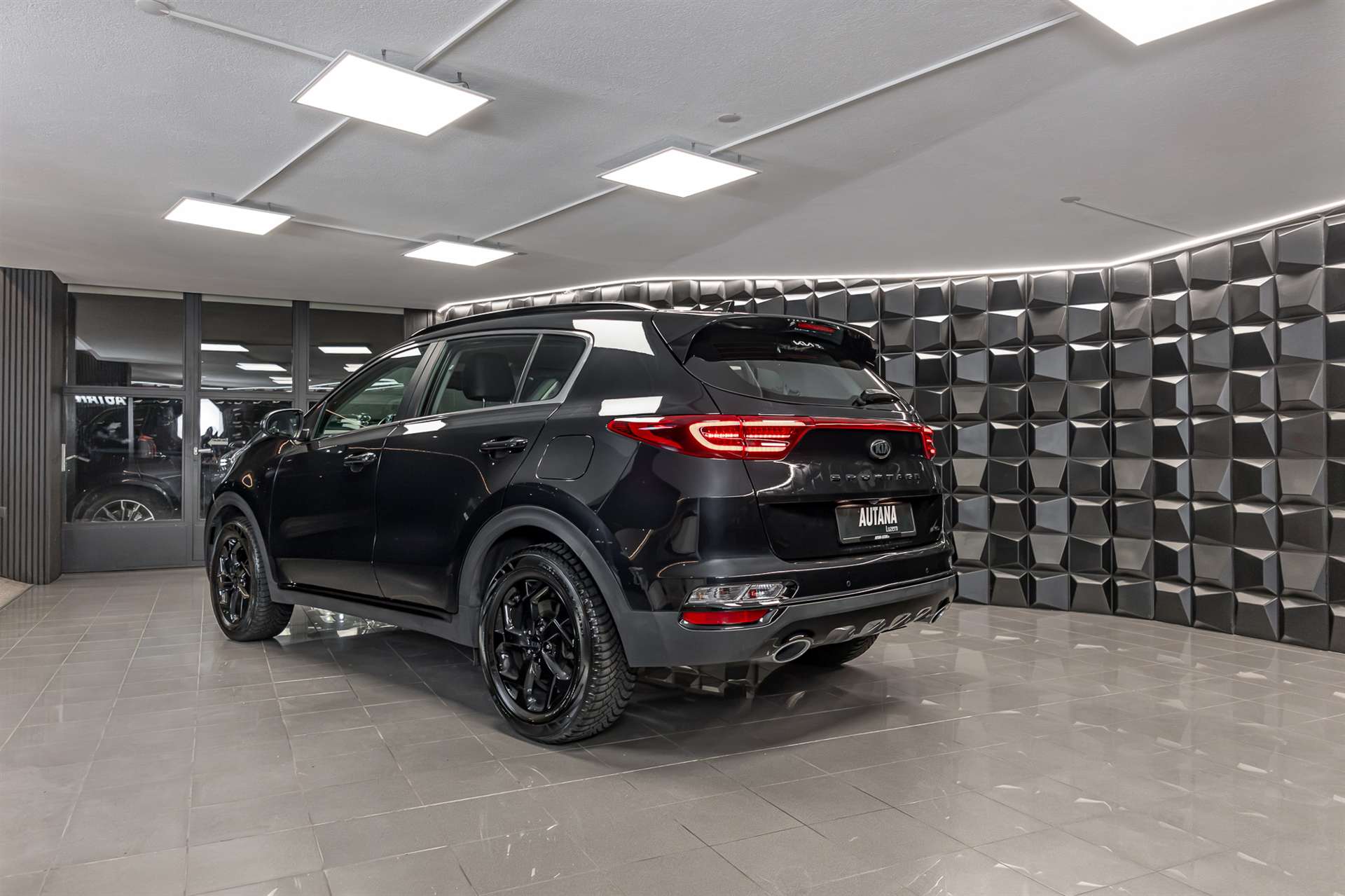 KIA Sportage 1.6 T-GDi Black Edition 4WD Automat-image-2