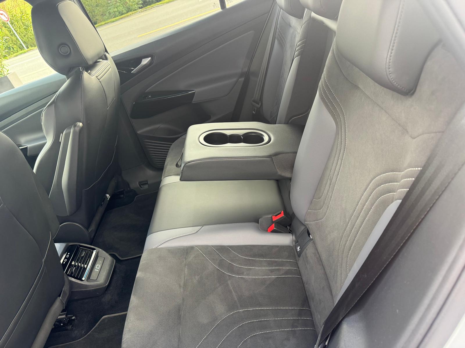 VW ID.4 Pro 77 kWh Life Plus-image-7