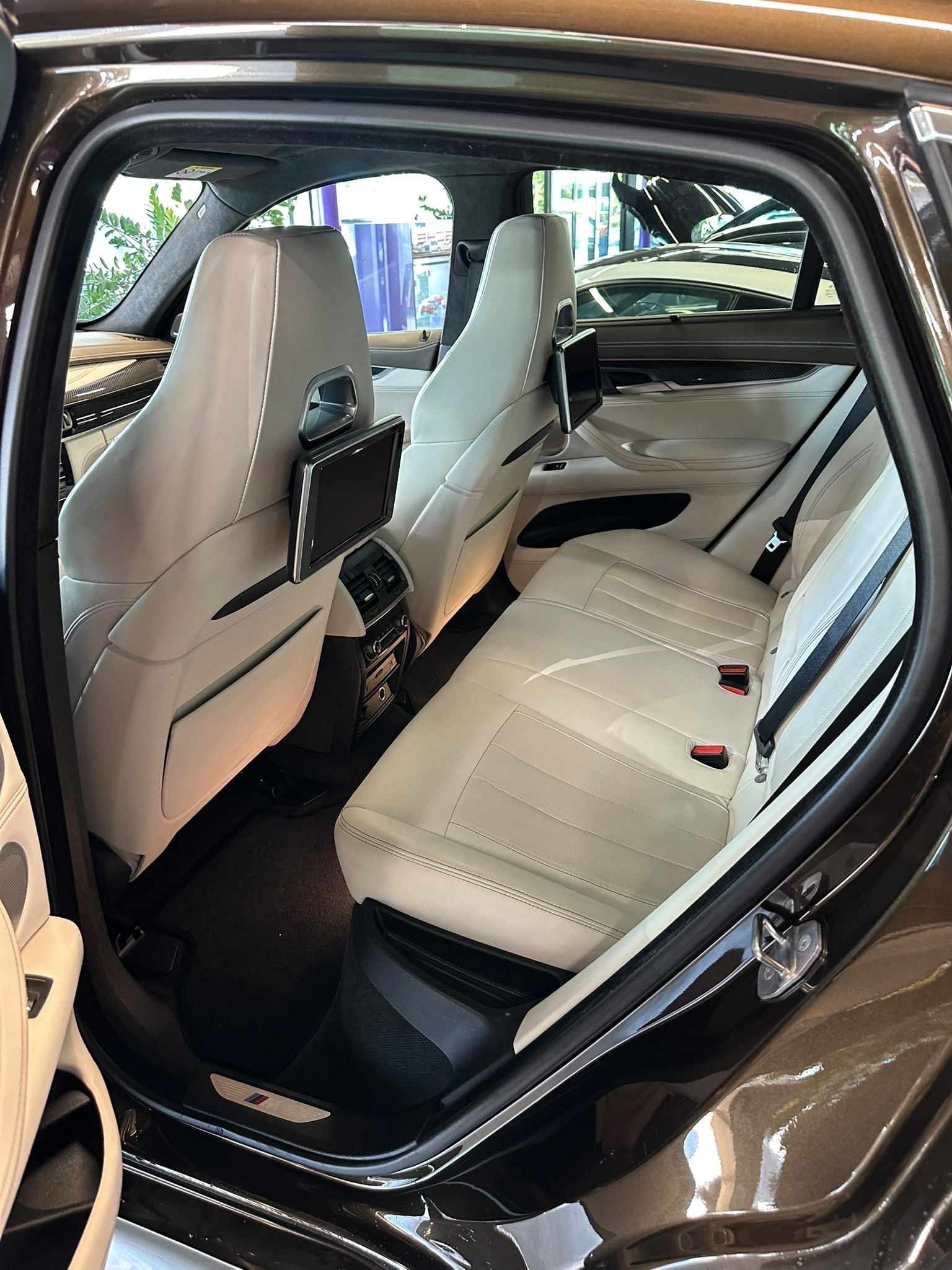 BMW X6M Steptronic-image-10