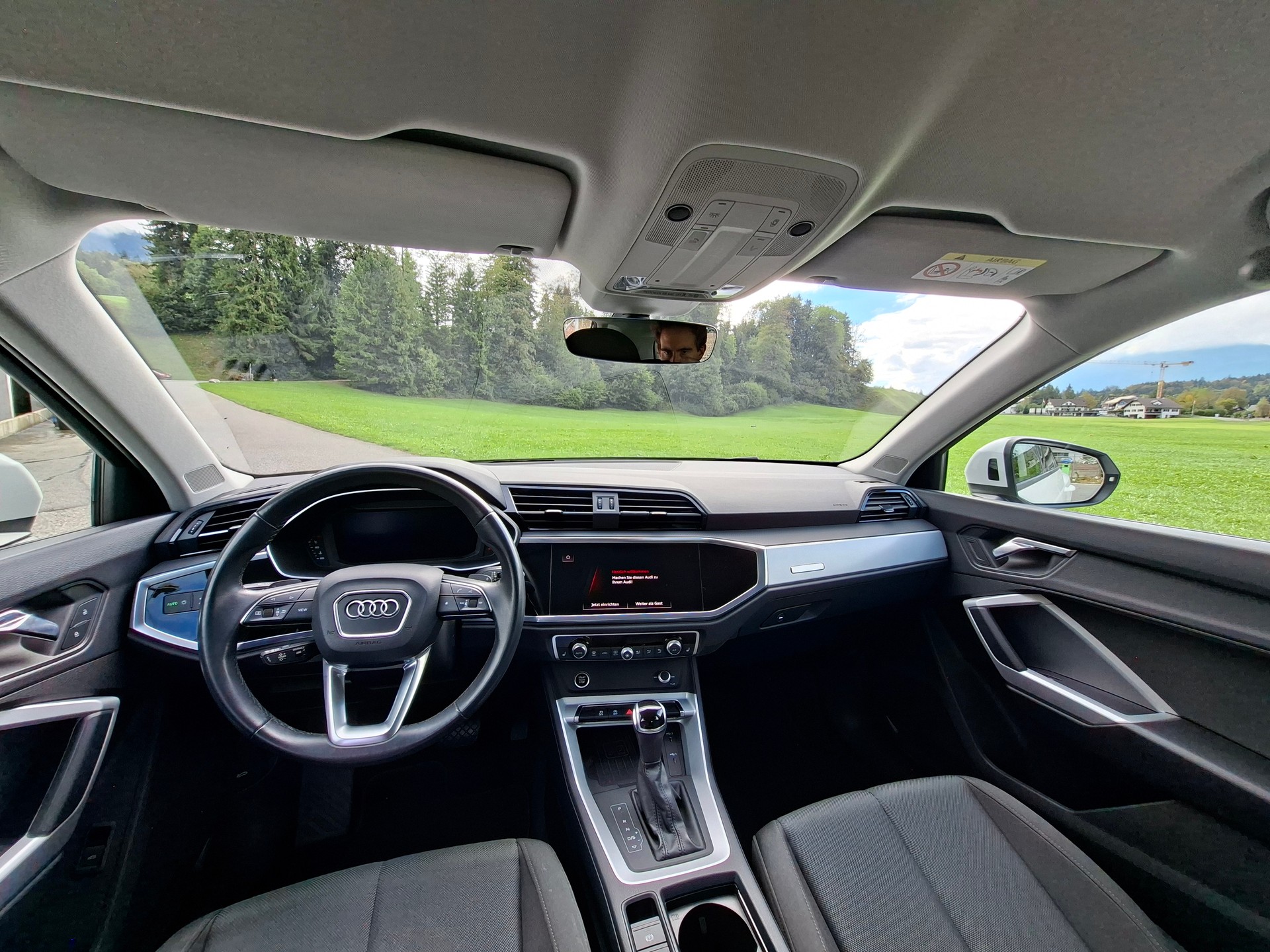 AUDI Q3 35 TDI Attraction quattro S-tronic *frisch ab MFK*-image-9
