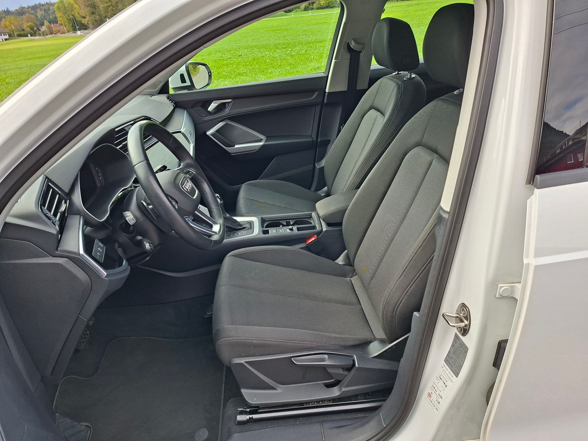 AUDI Q3 35 TDI Attraction quattro S-tronic *frisch ab MFK*-image-8