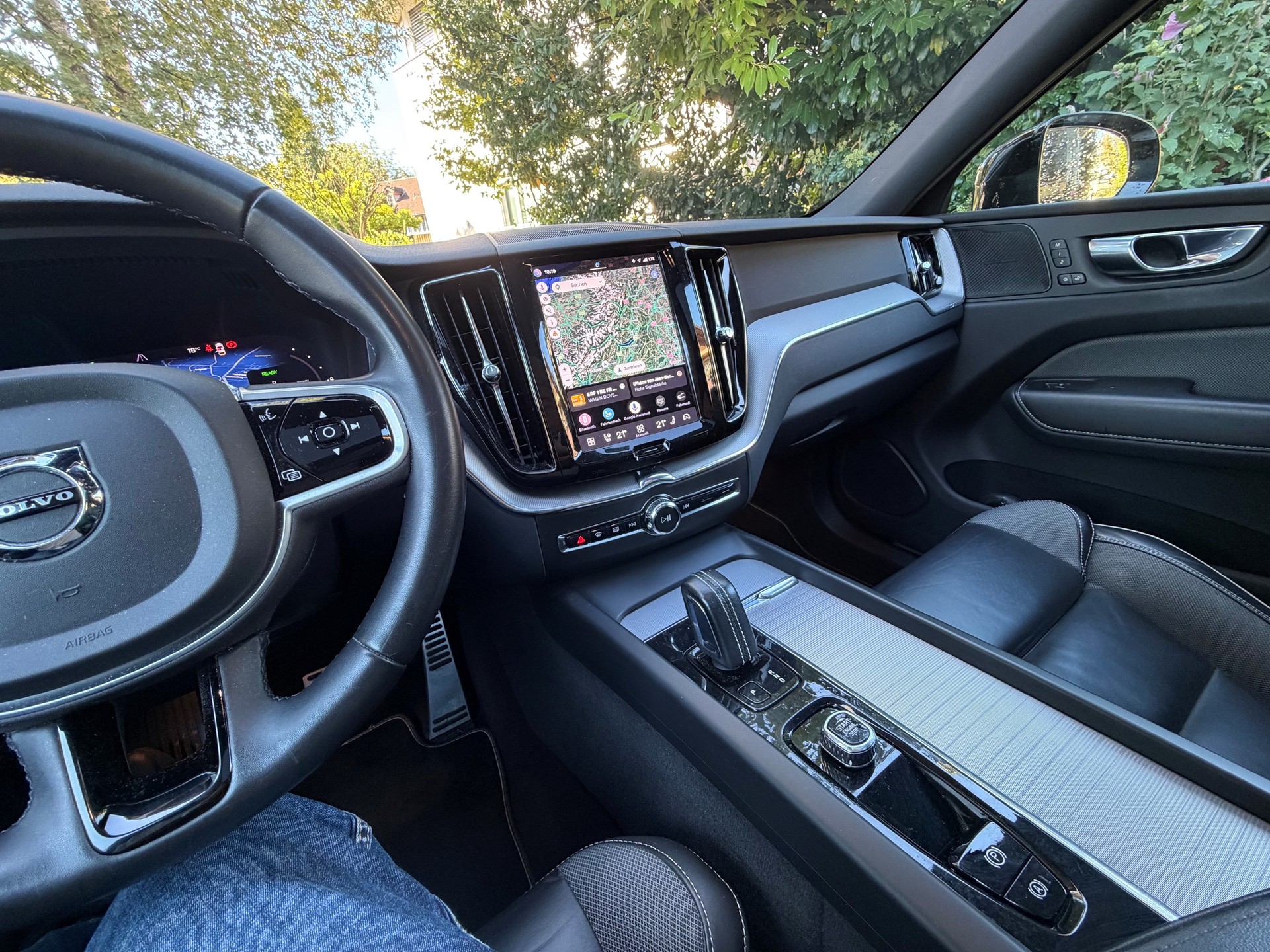 VOLVO 2.0 T6 TE R-Design eAWD-image-5