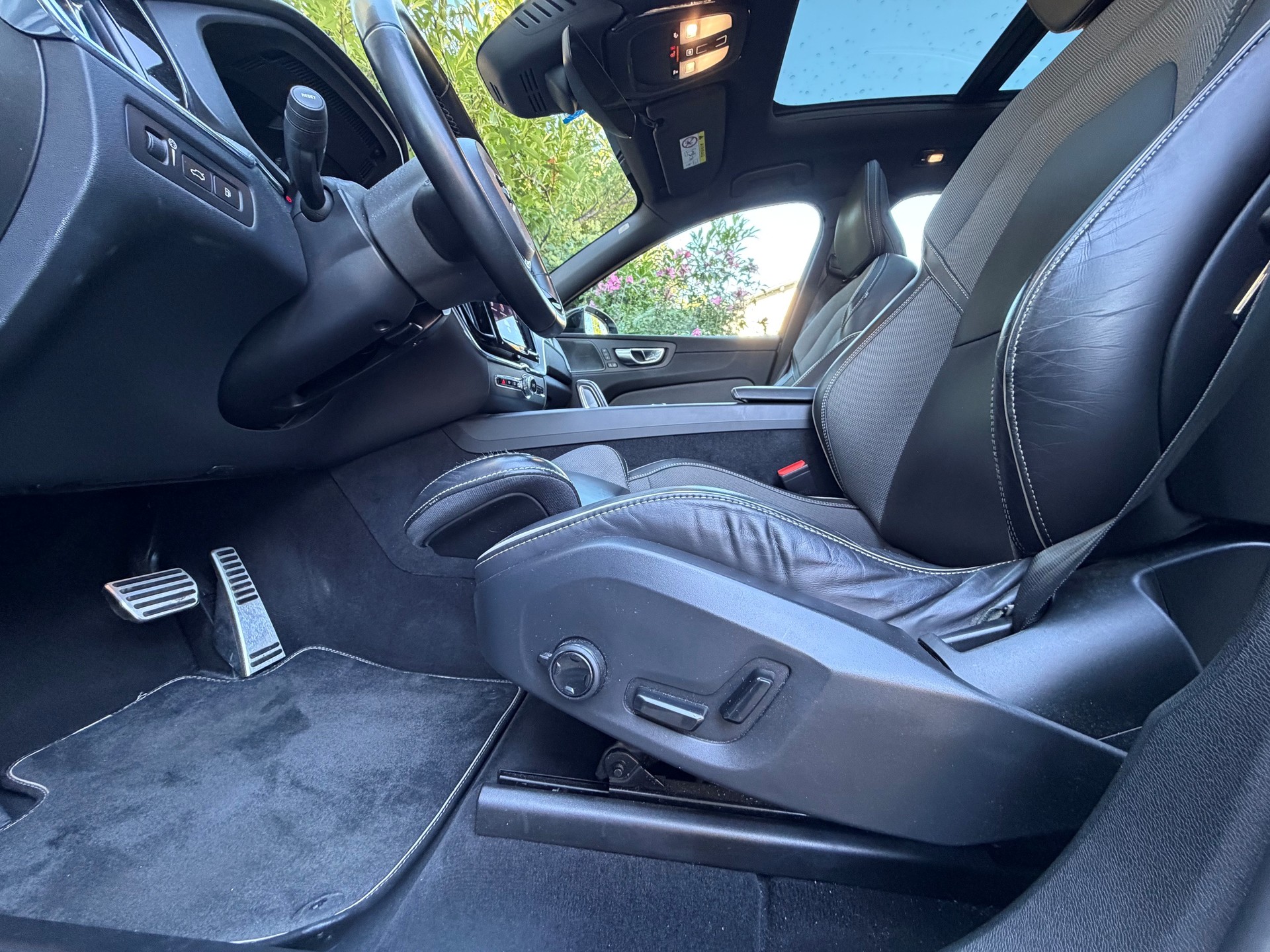 VOLVO 2.0 T6 TE R-Design eAWD-image-7