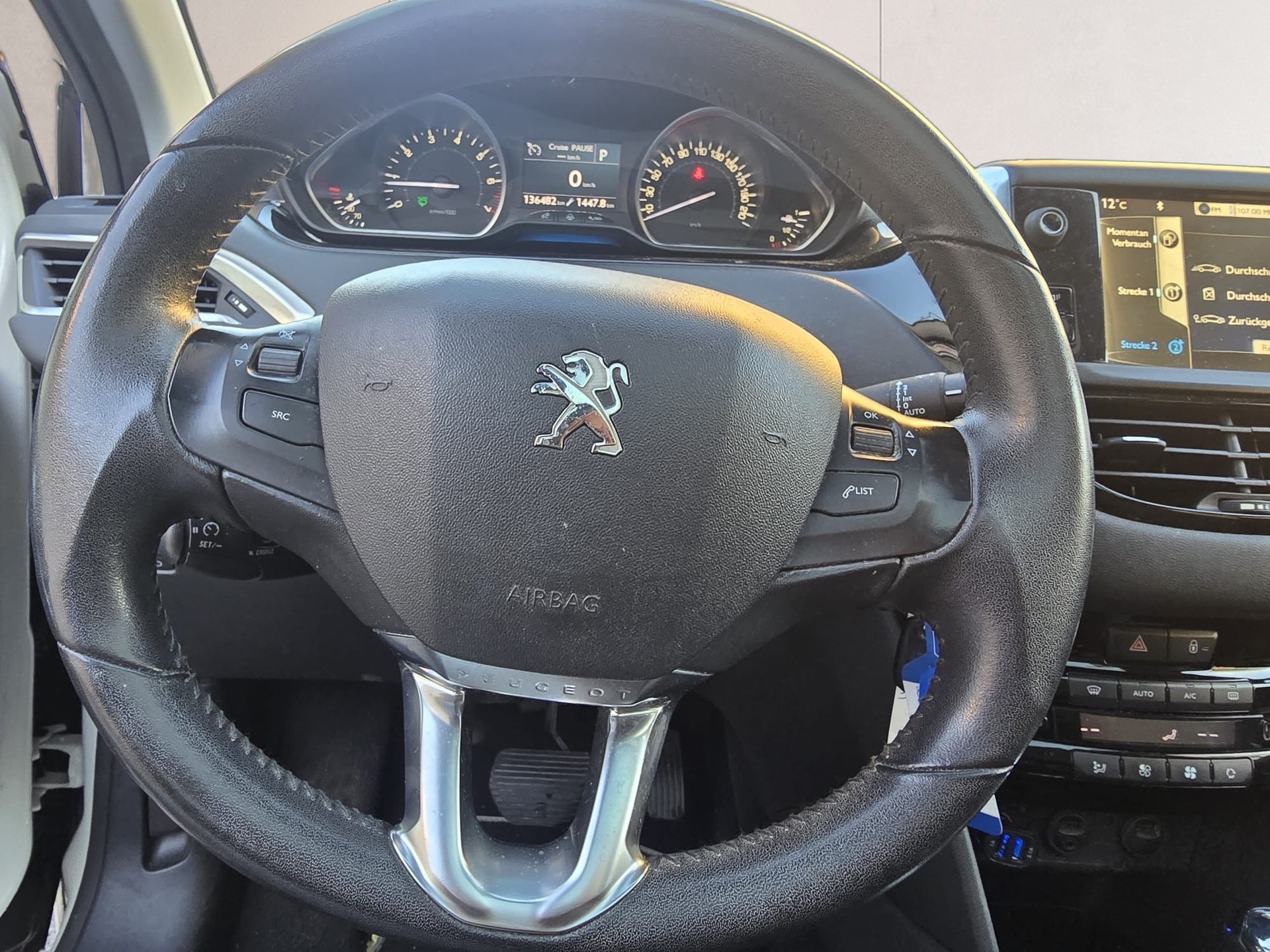 PEUGEOT 208 1.6 VTI Allure Automatik-image-14