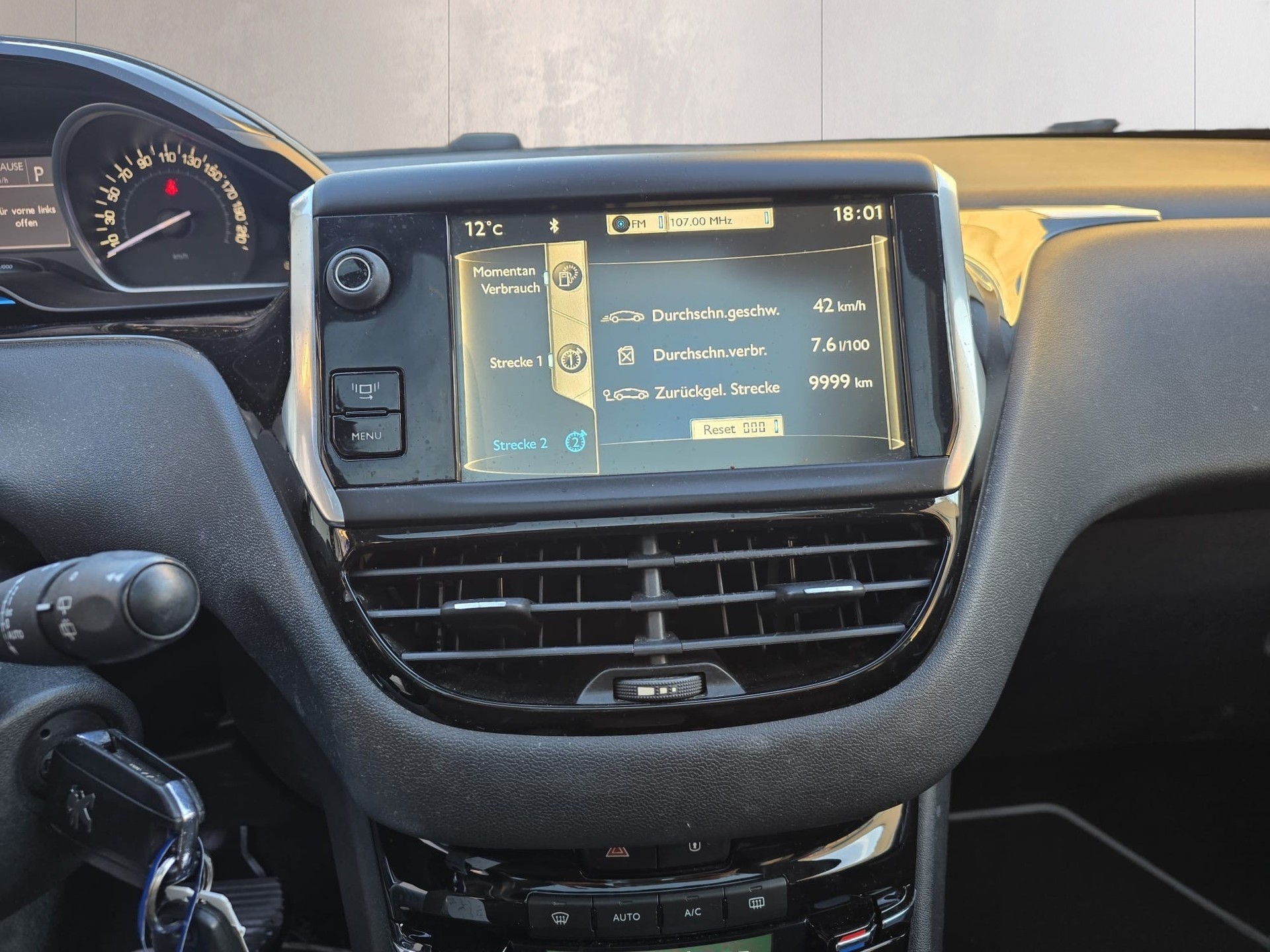 PEUGEOT 208 1.6 VTI Allure Automatik-image-15