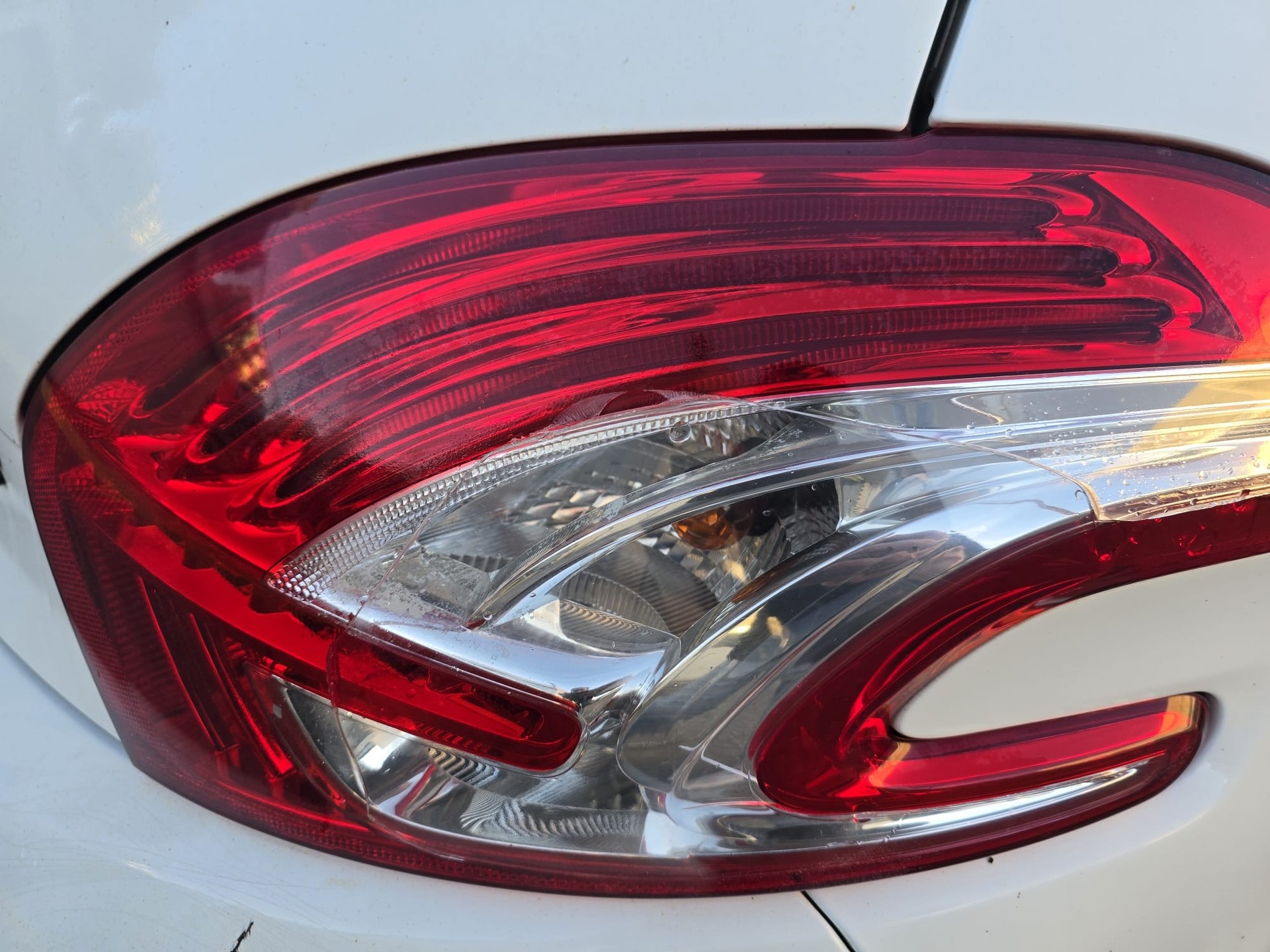 PEUGEOT 208 1.6 VTI Allure Automatik-image-10