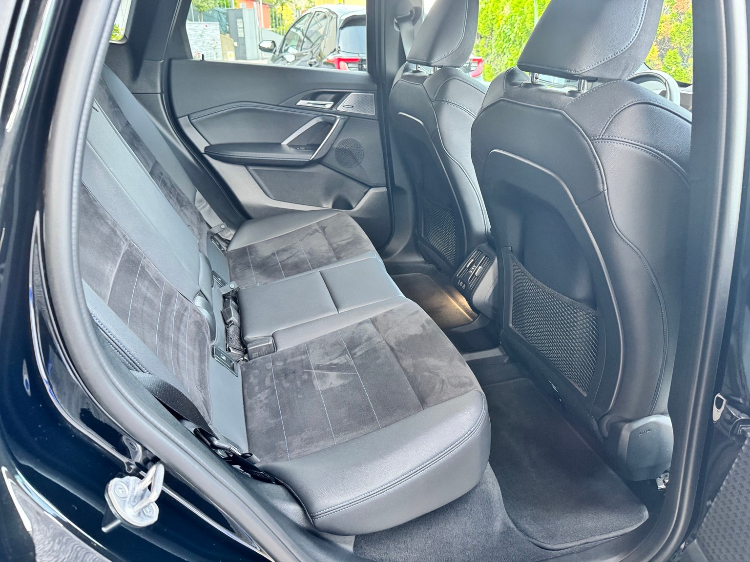 BMW xDrive 30e M SPORT-image-9