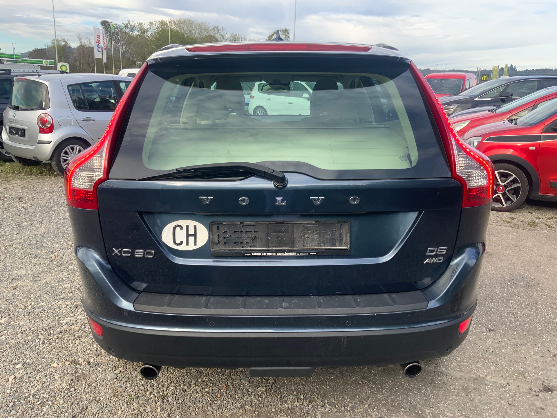 VOLVO XC60 D5 AWD Momentum Geartronic-image-5