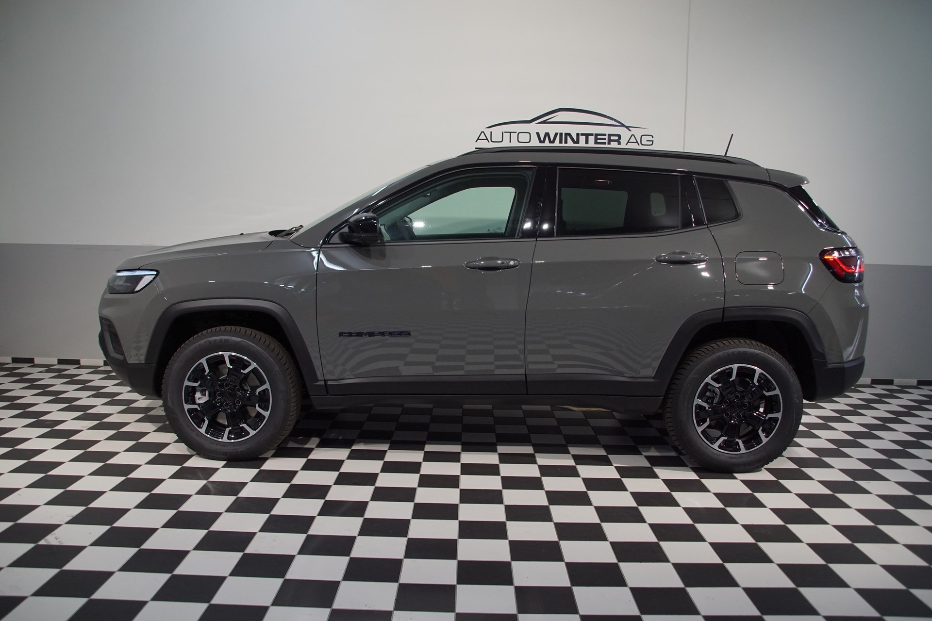 JEEP Compass 1.3 T PHEV Outdoor 240 PS AWD-image-7