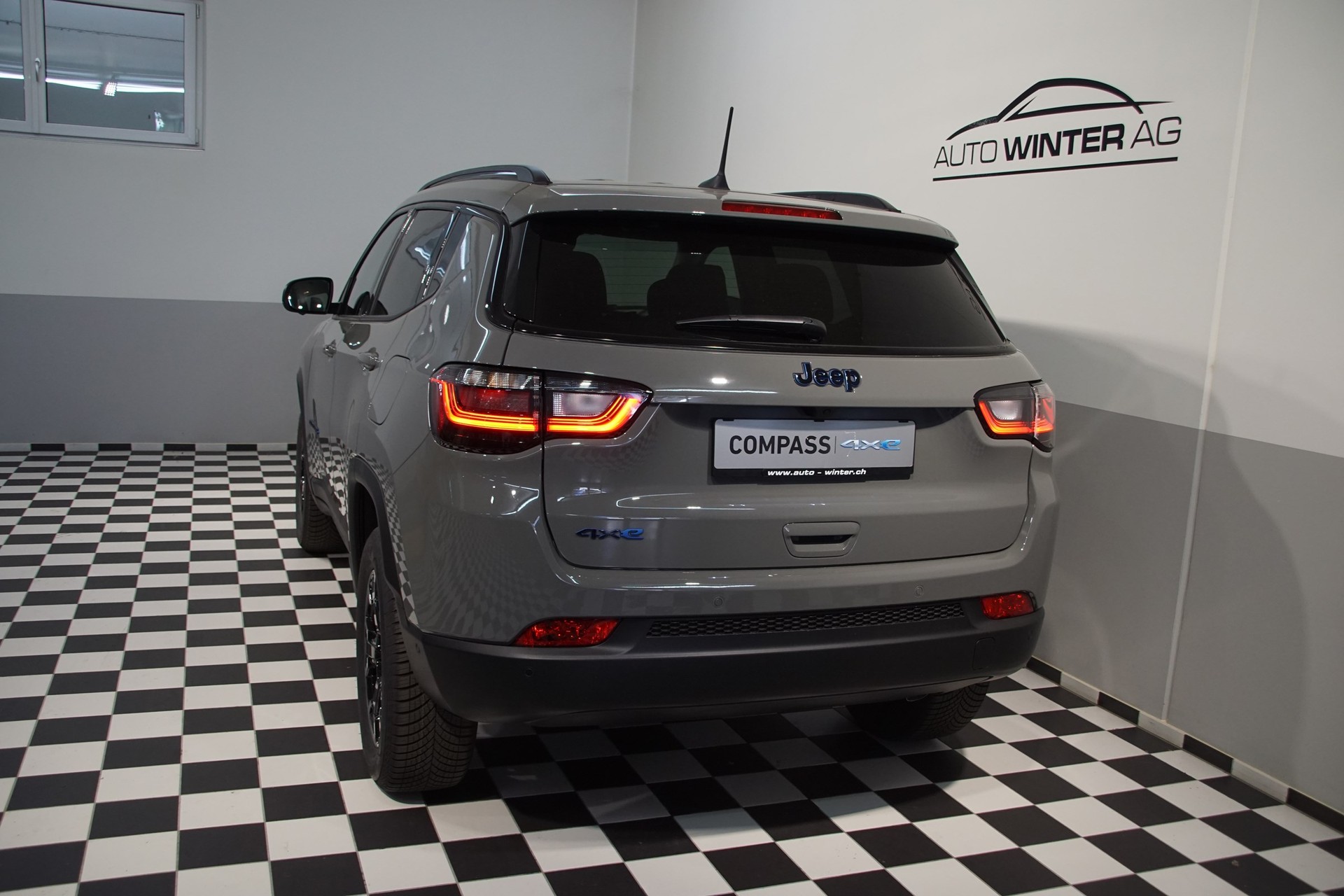 JEEP Compass 1.3 T PHEV Outdoor 240 PS AWD-image-6